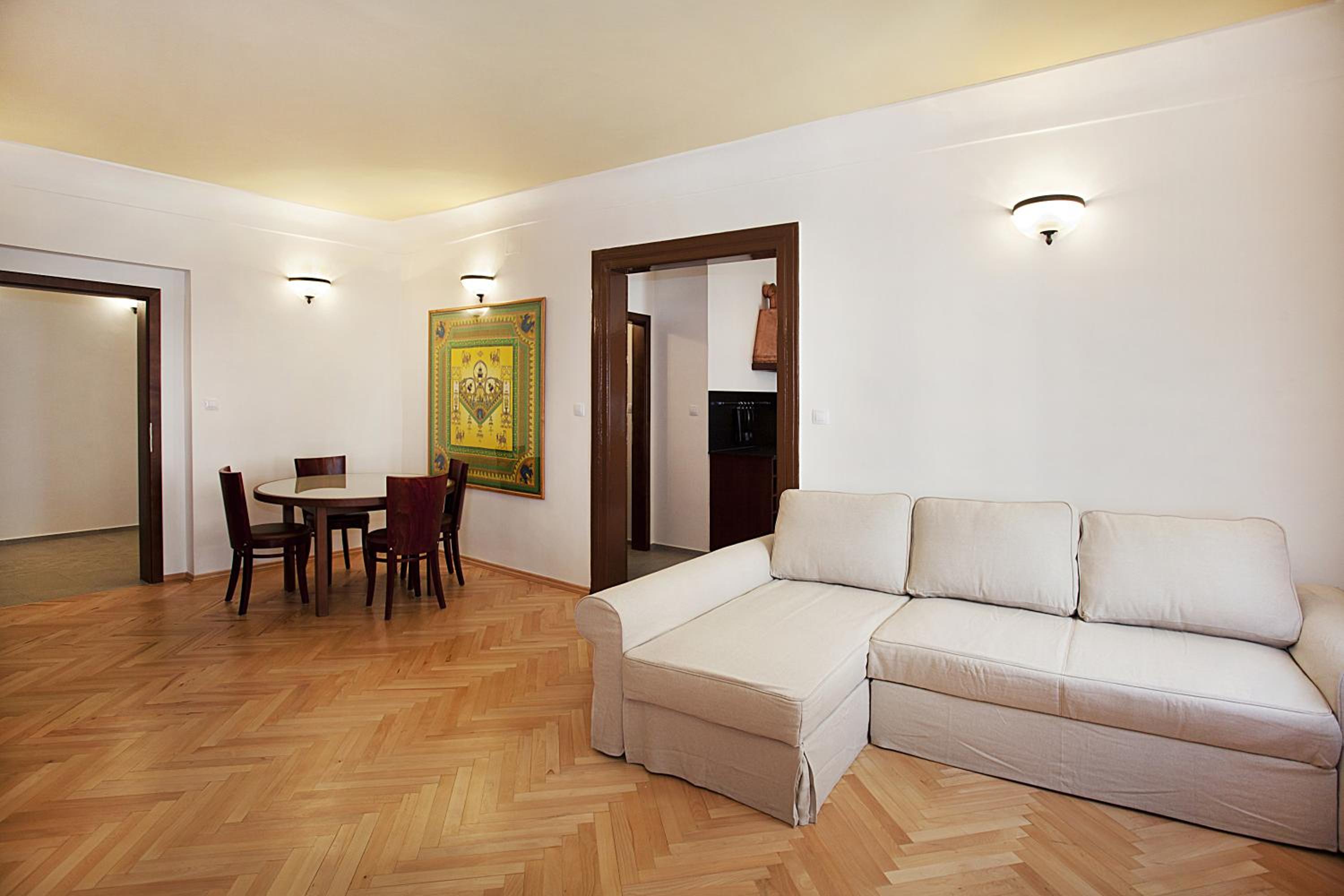 Residence Thunovska