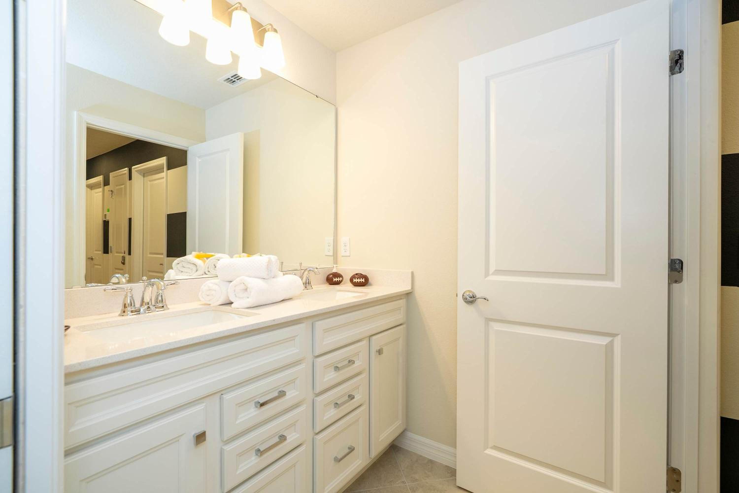 Magical 5BR w Pool Minutes from Disney 16140