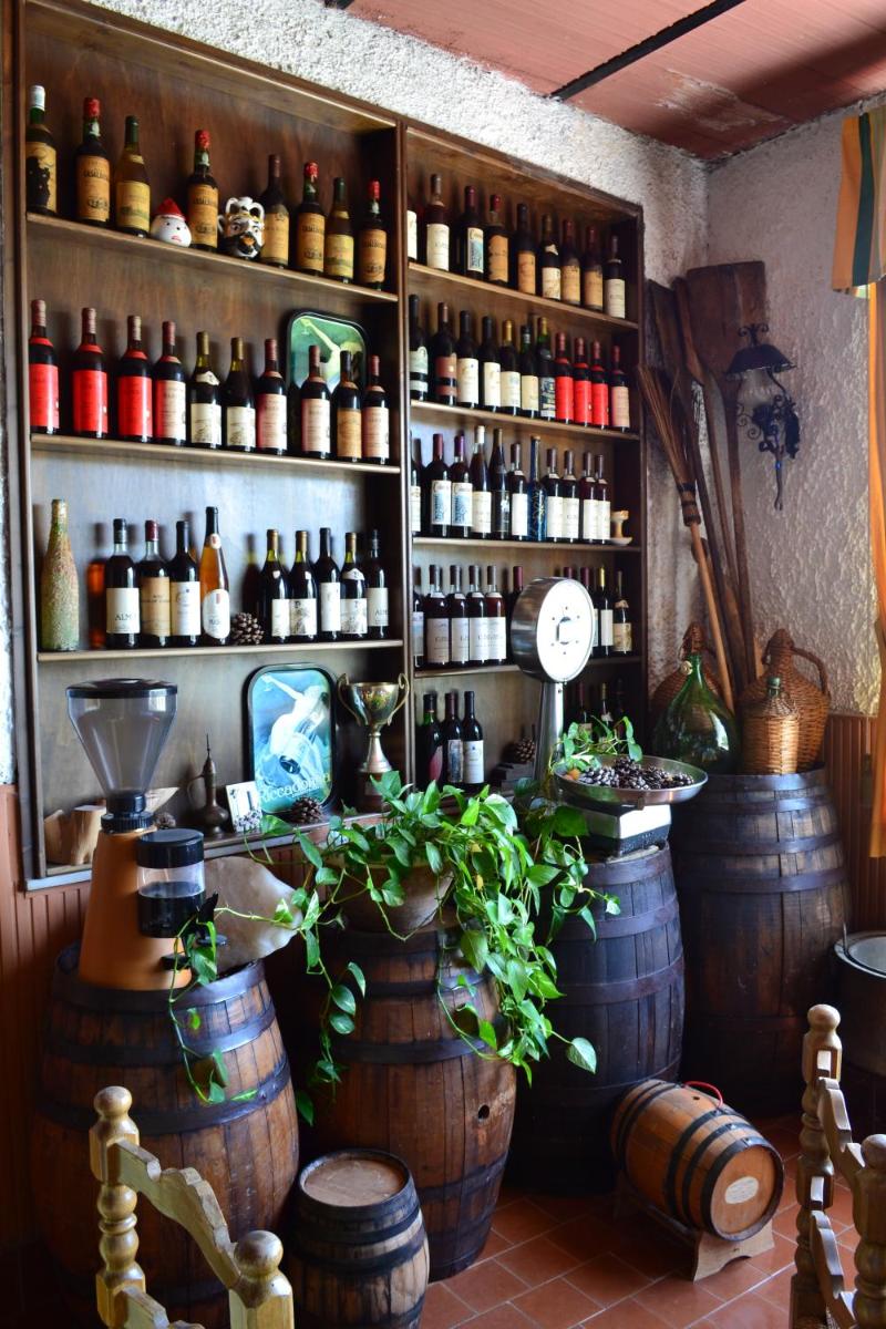 bar