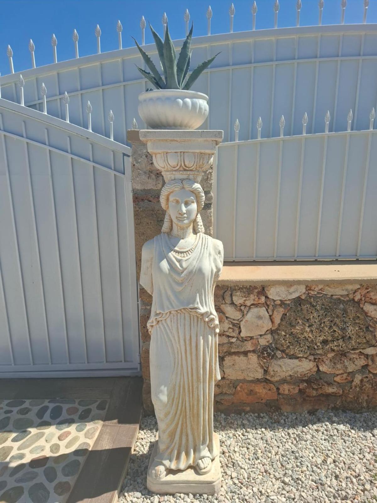 Villa Dadis