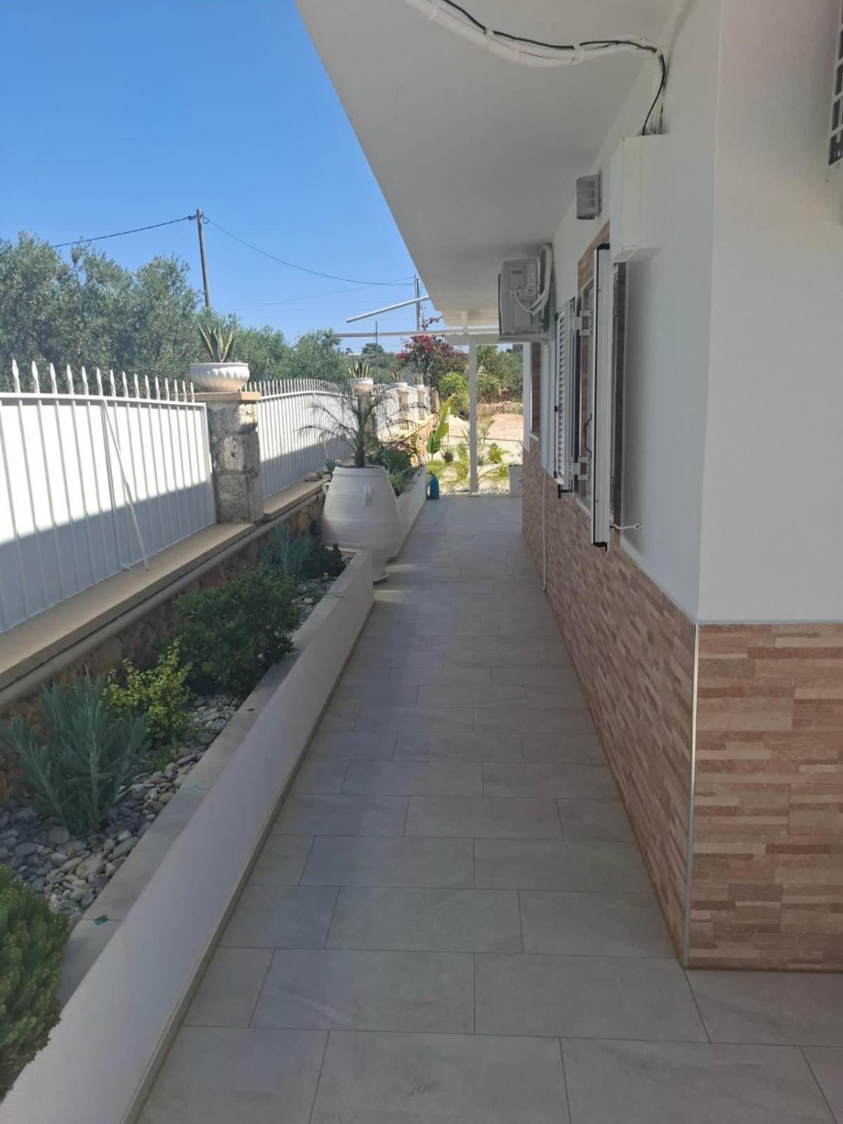 Villa Dadis
