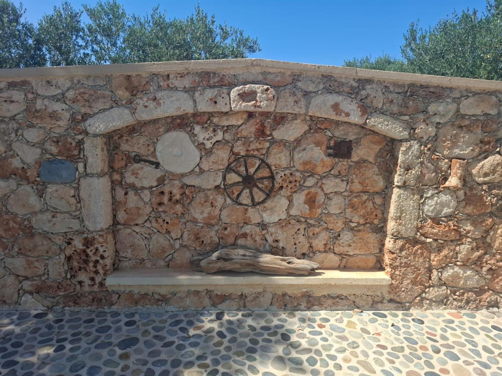Villa Dadis