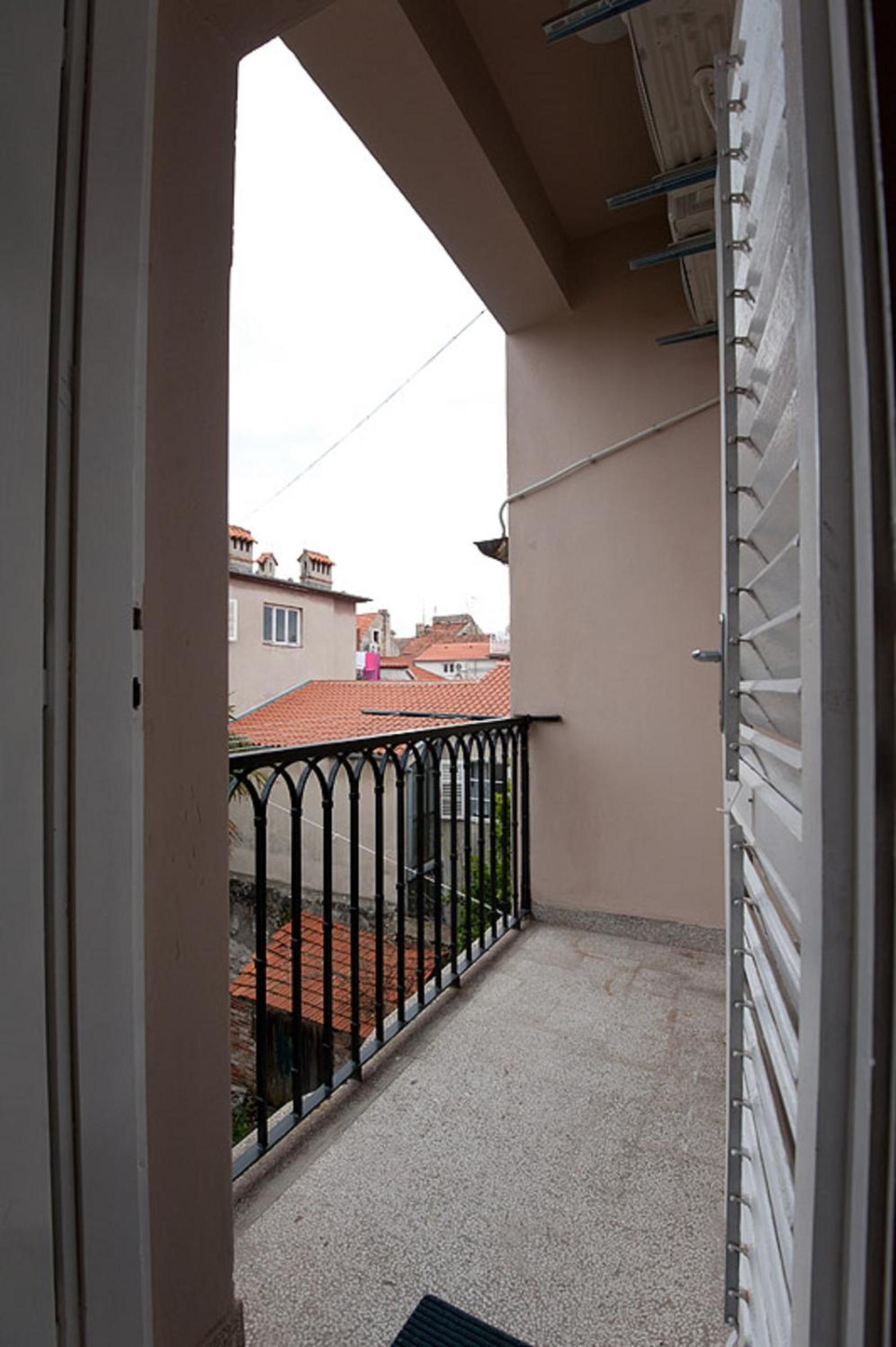 Viola Apartment