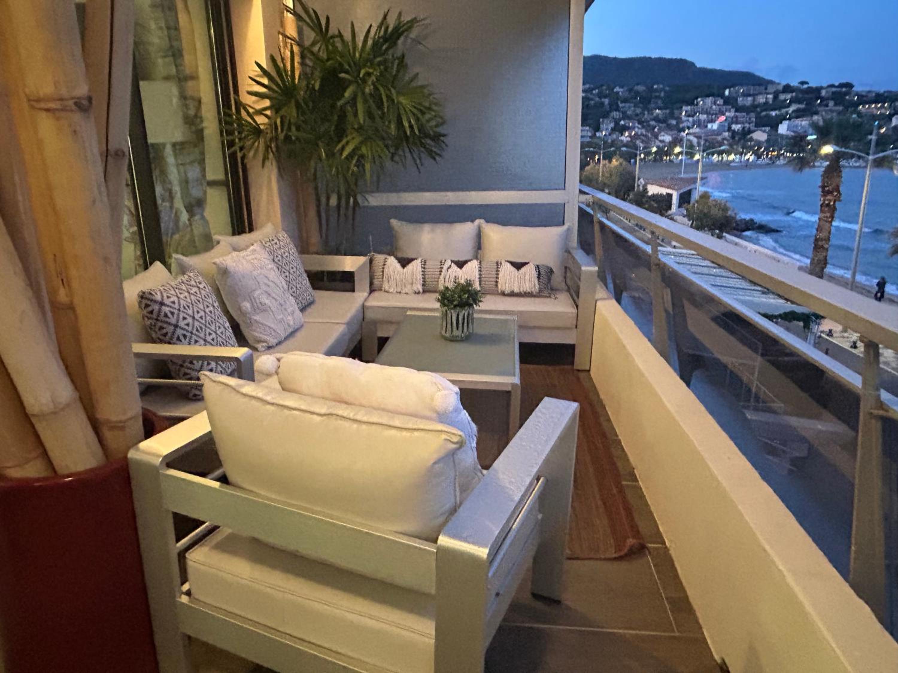 Premium Sea Front Apartment
