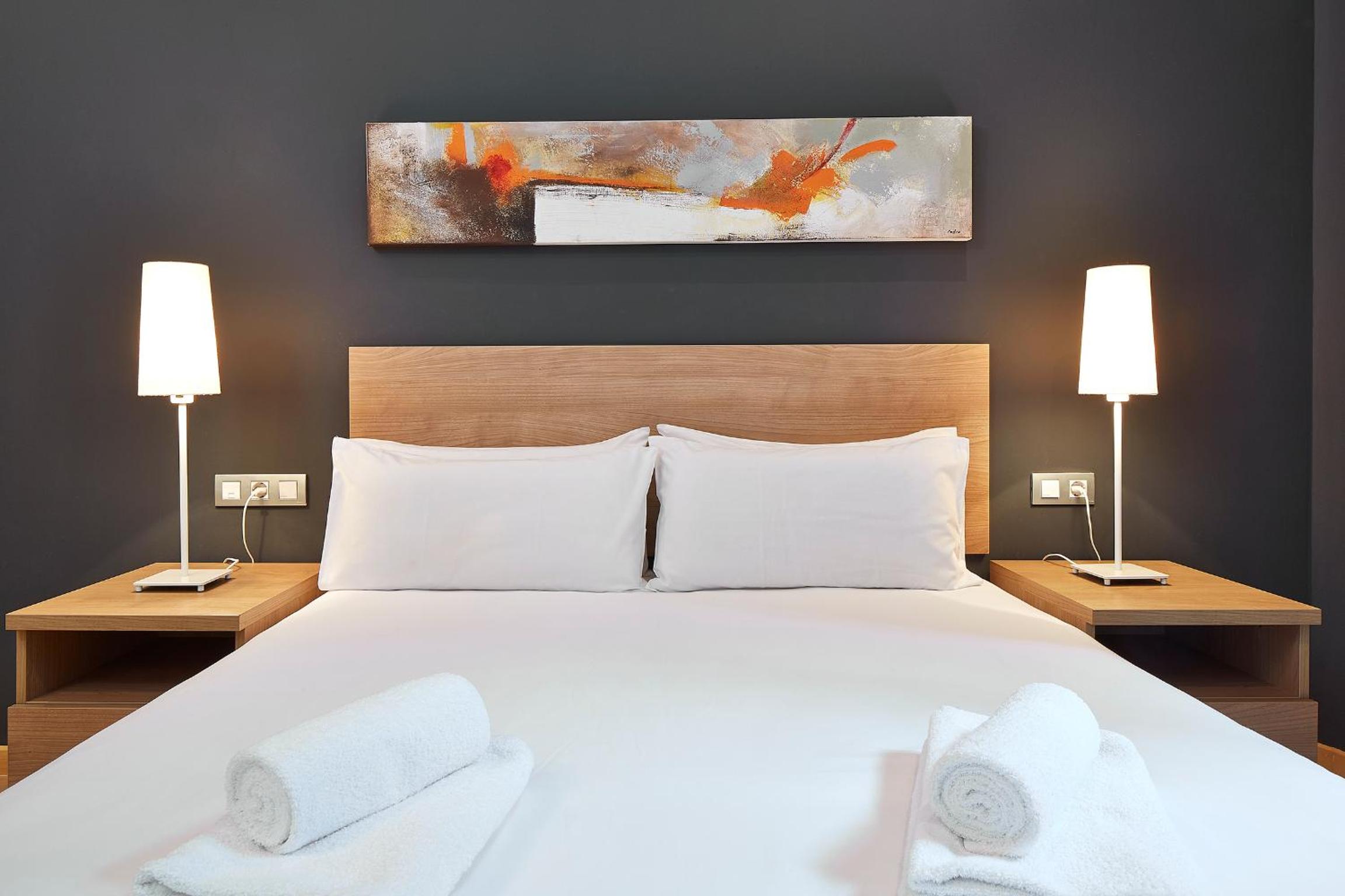 Fewdays Barcelona Apartments