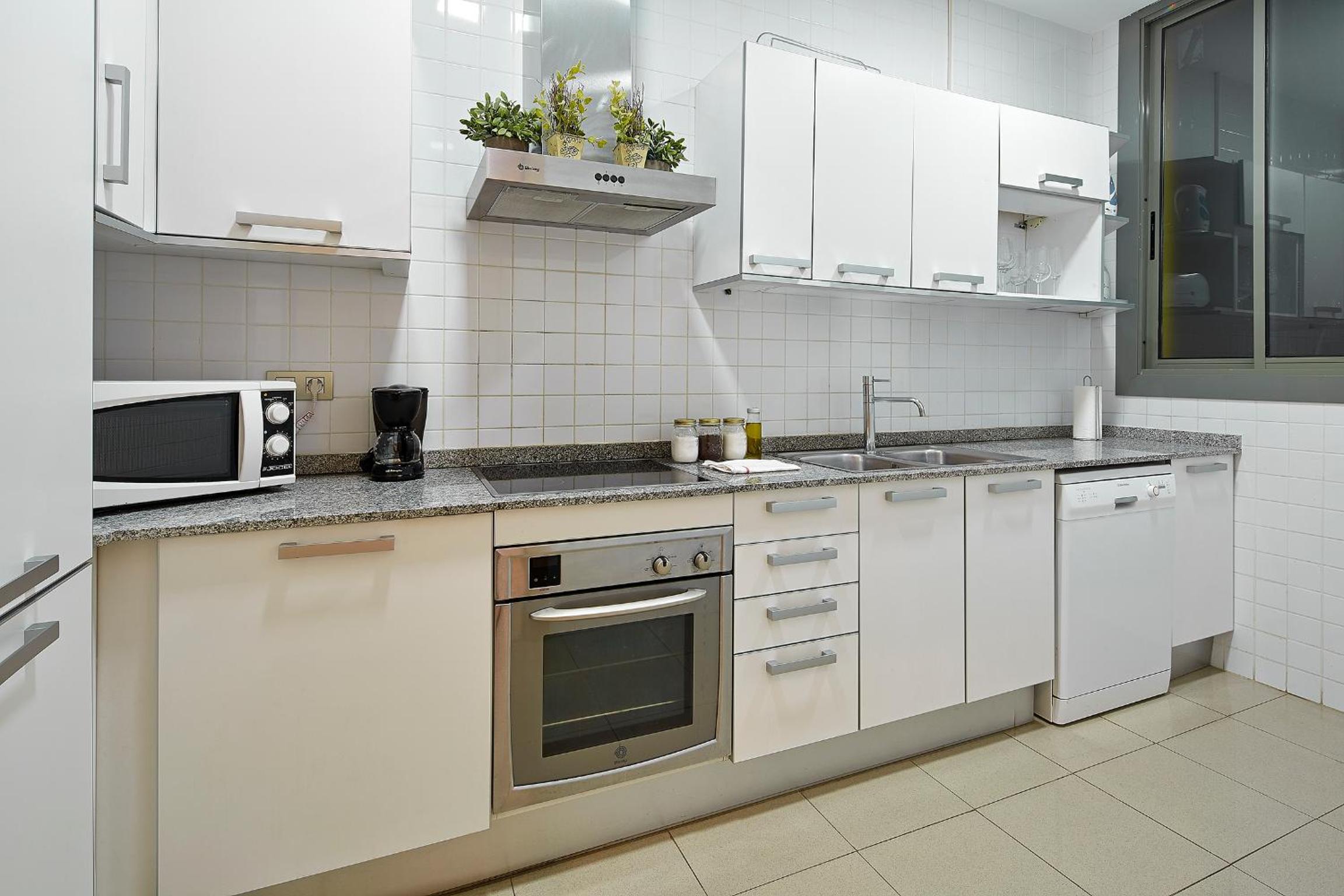 Fewdays Barcelona Apartments