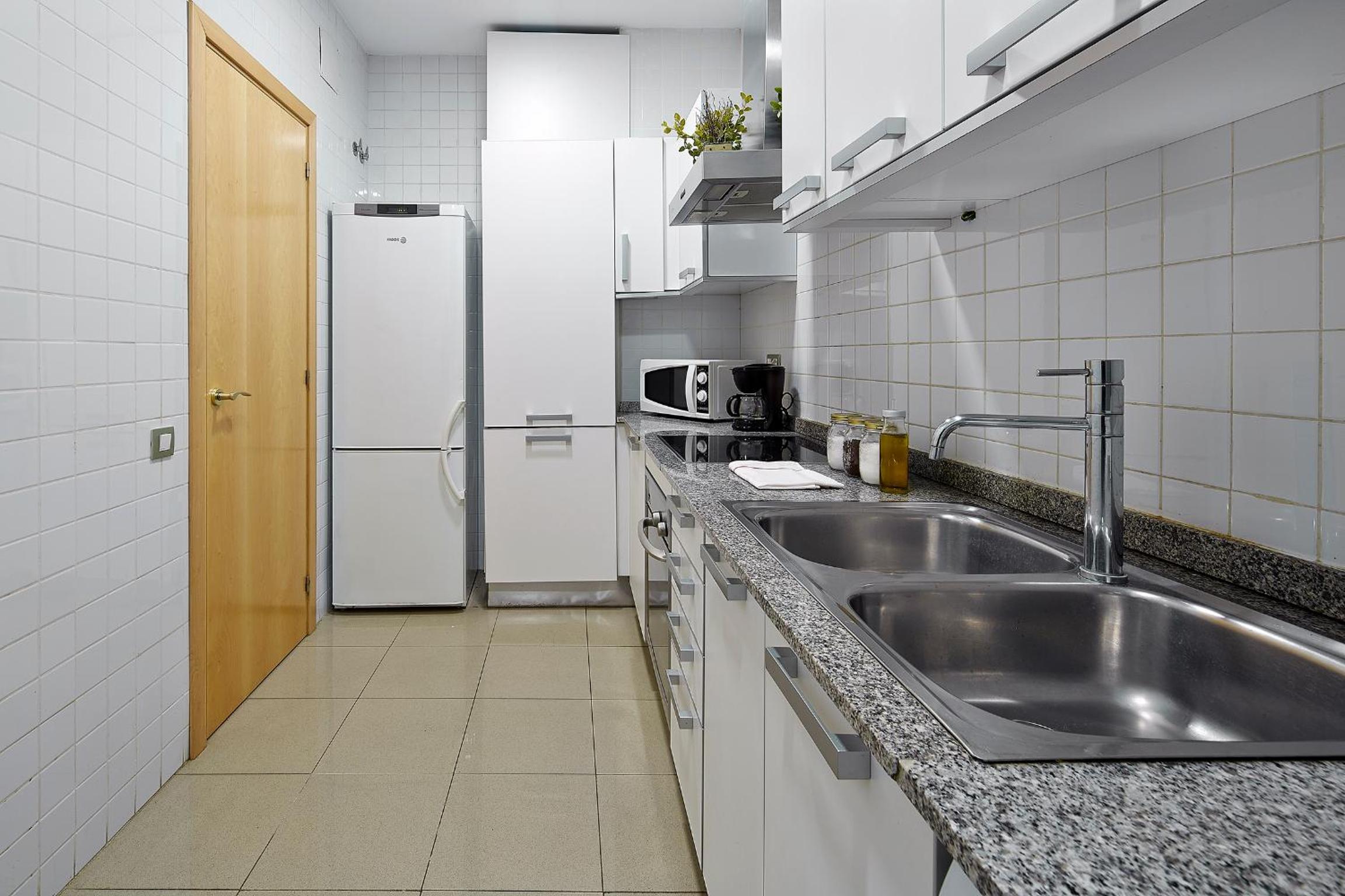 Fewdays Barcelona Apartments