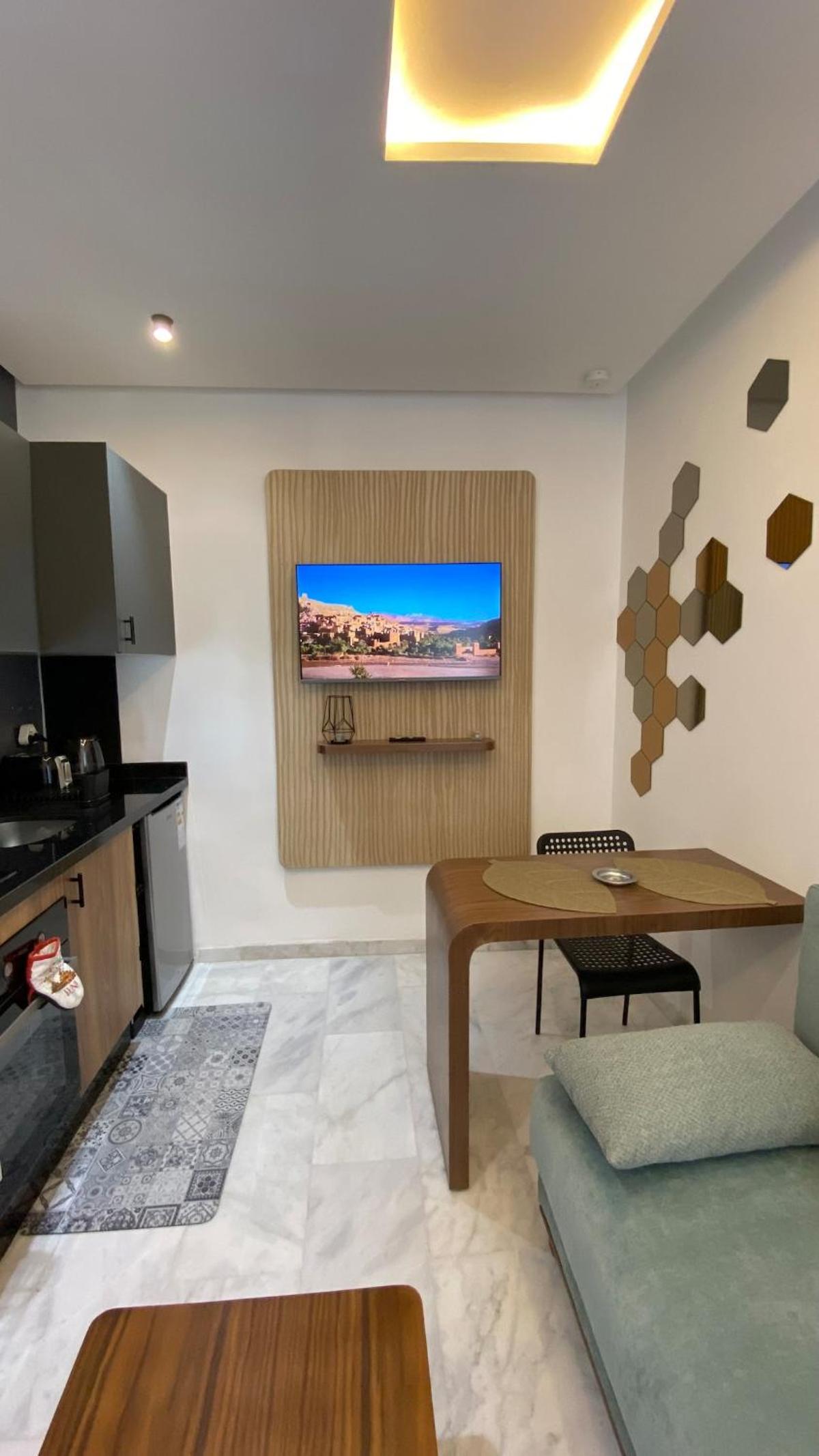 Modern & Fully equipped 1BDR Flats in Palmiers Central Casablanca with Terrace & Parking