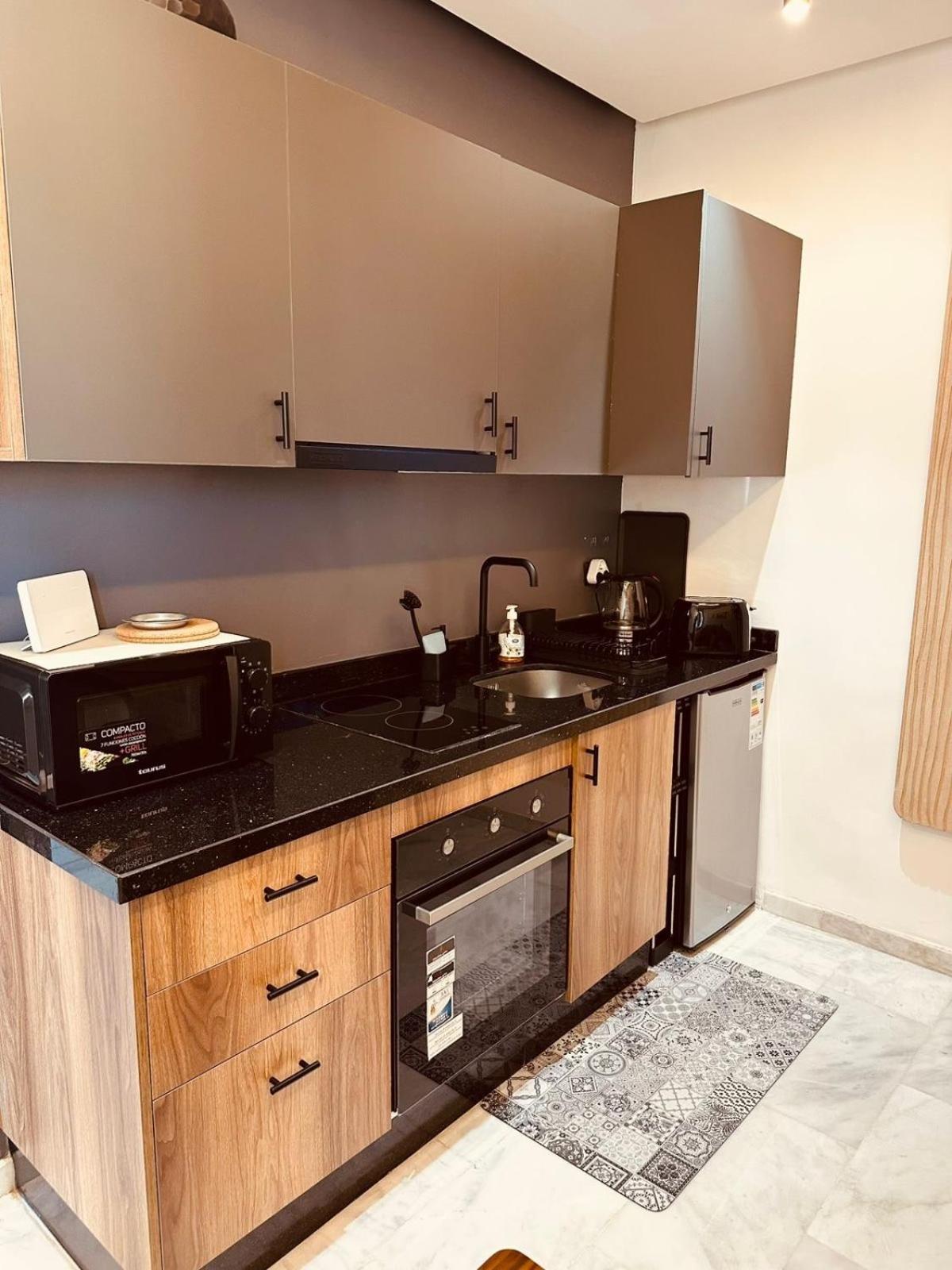 Modern & Fully equipped 1BDR Flats in Palmiers Central Casablanca with Terrace & Parking
