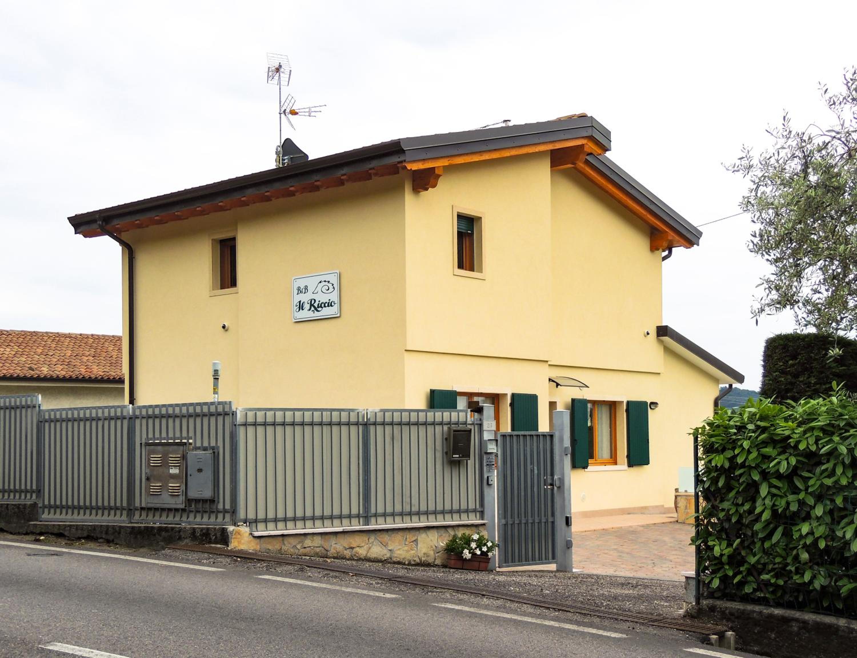 Hotel B&B IL RICCIO - Image 1