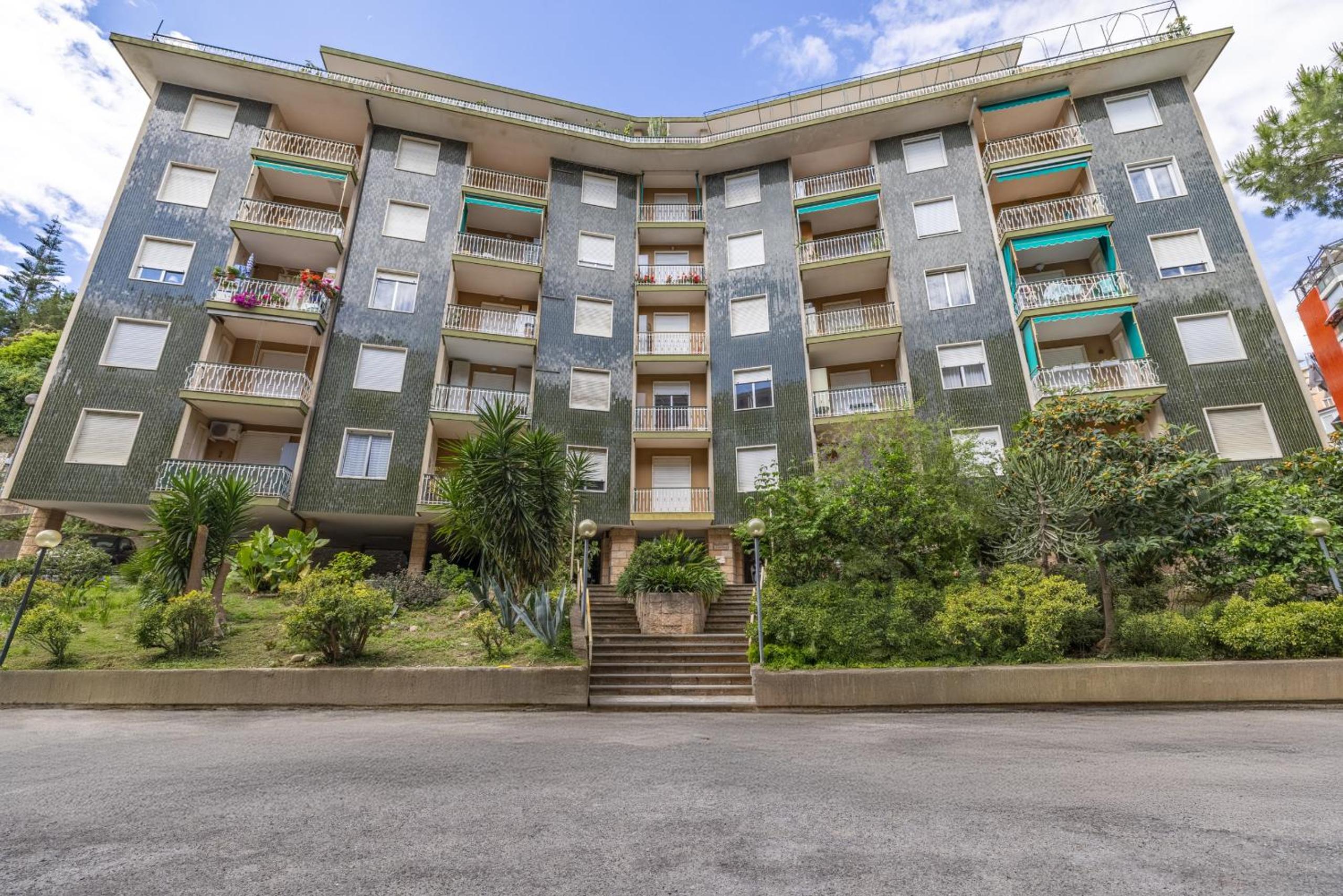 FIVE MINUTES WALK by Wonderful Italy photo 2