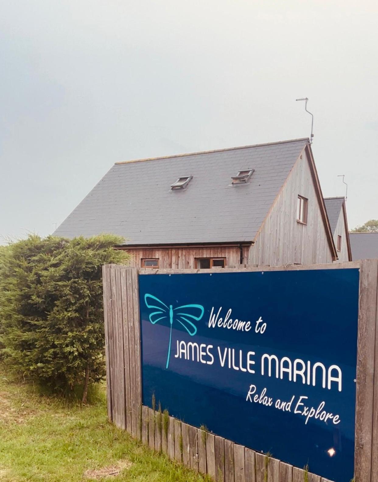 James Ville Marina, Lodge 14