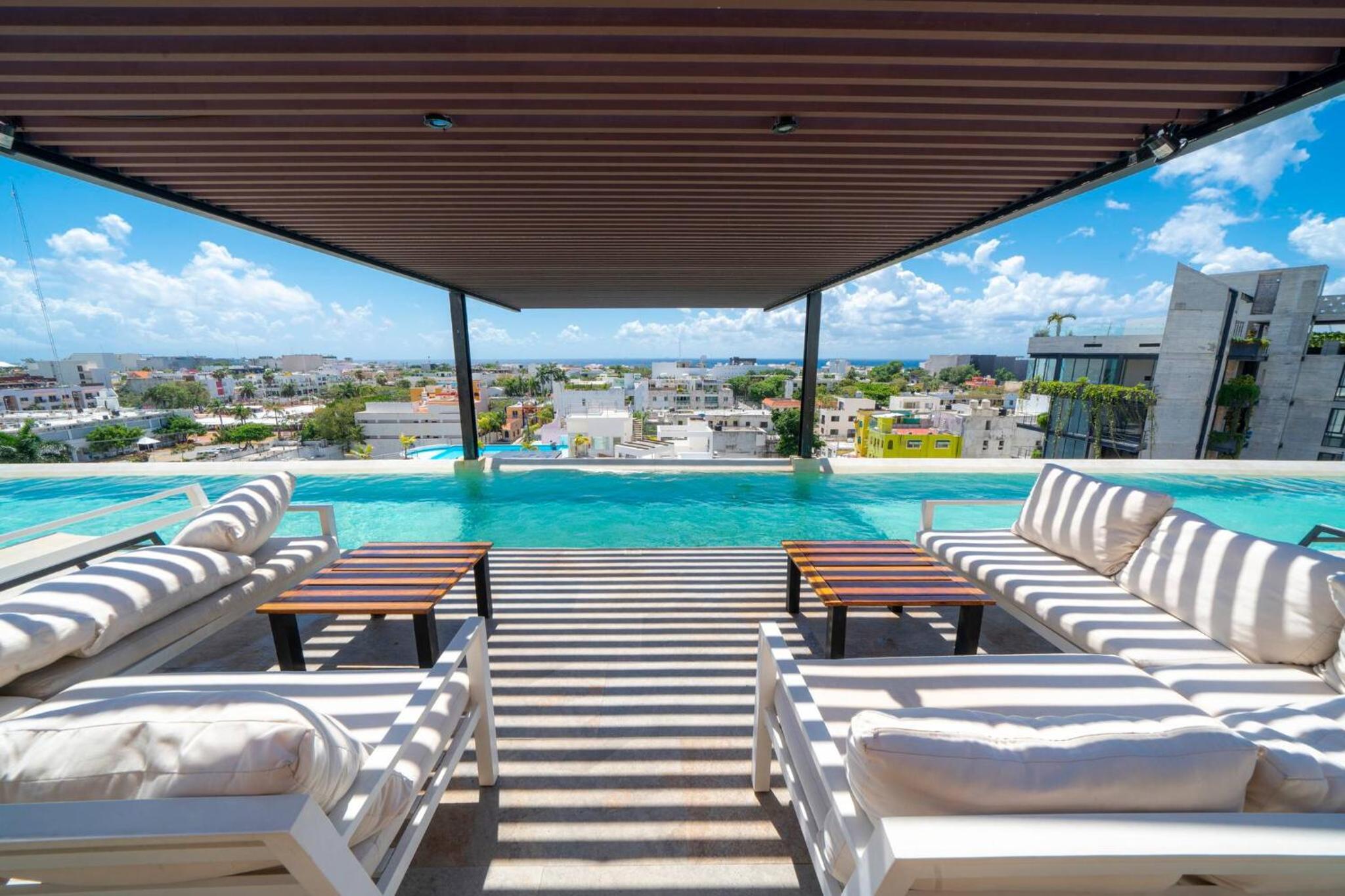 Modern Penthouse with 2 Br, Tub & Pool at Arenis Condos - 509