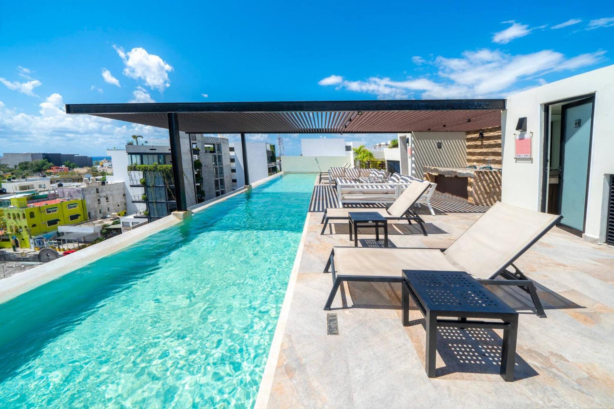 Modern Penthouse with 2 Br, Tub & Pool at Arenis Condos - 509