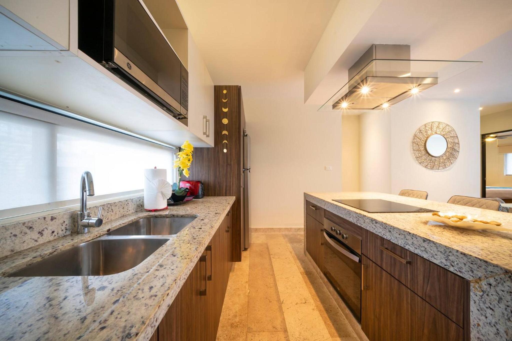 Modern Penthouse with 2 Br, Tub & Pool at Arenis Condos - 509