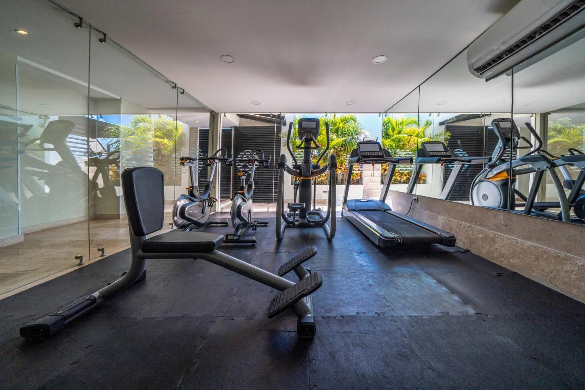 Modern Penthouse with 2 Br, Tub & Pool at Arenis Condos - 509