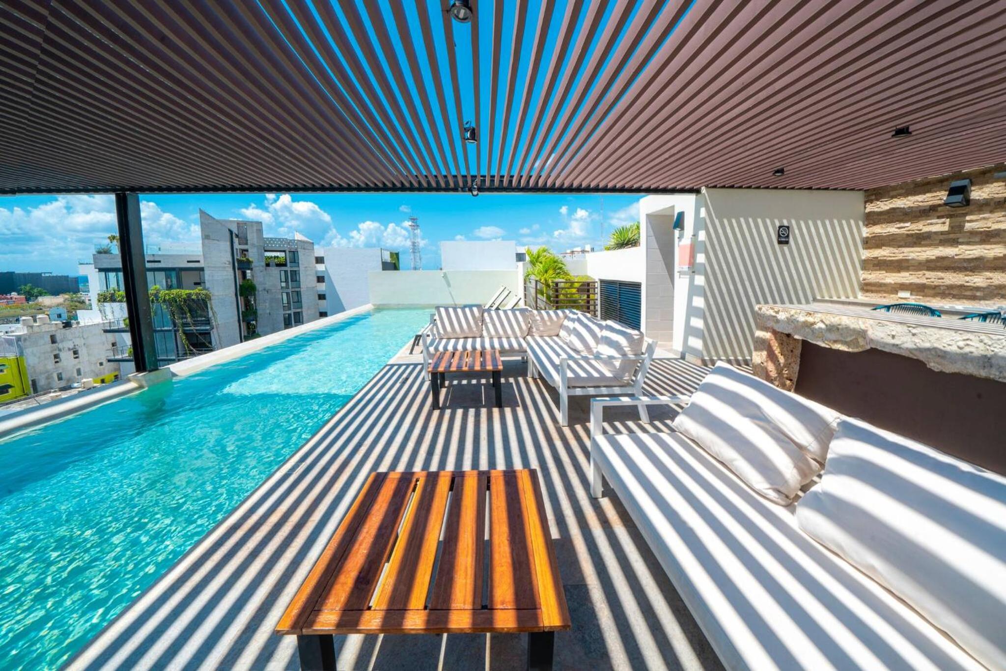 Modern Penthouse with 2 Br, Tub & Pool at Arenis Condos - 509