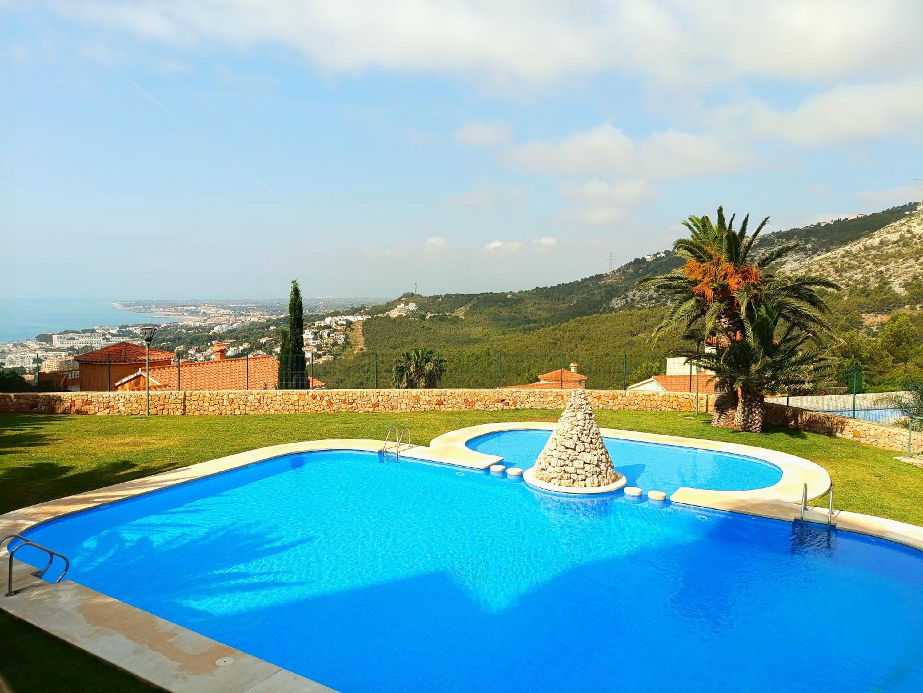Alcossebre Panorama Suite, Piscina y Terraza con Vistas