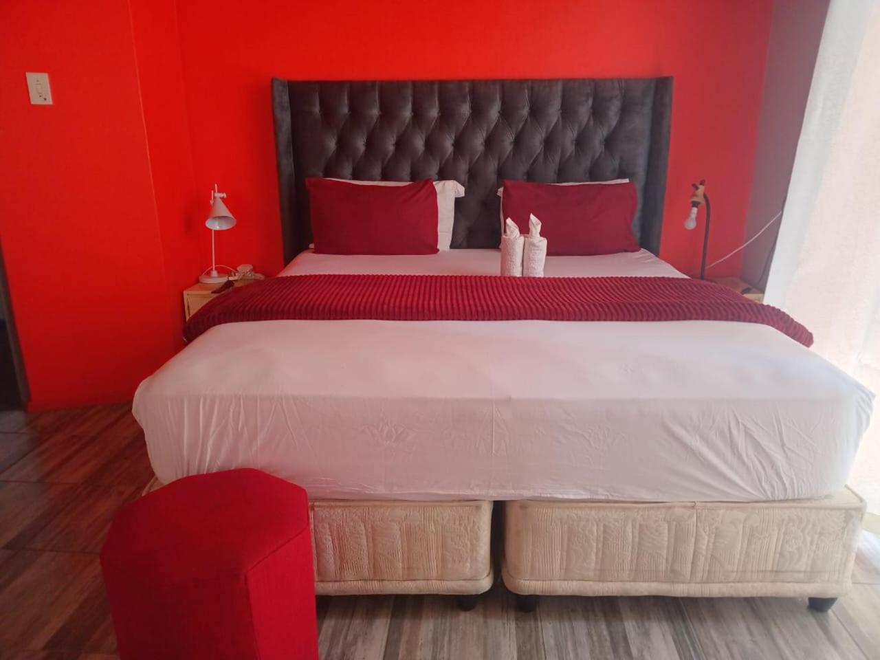 Neo & Ruks Guest house parow 1