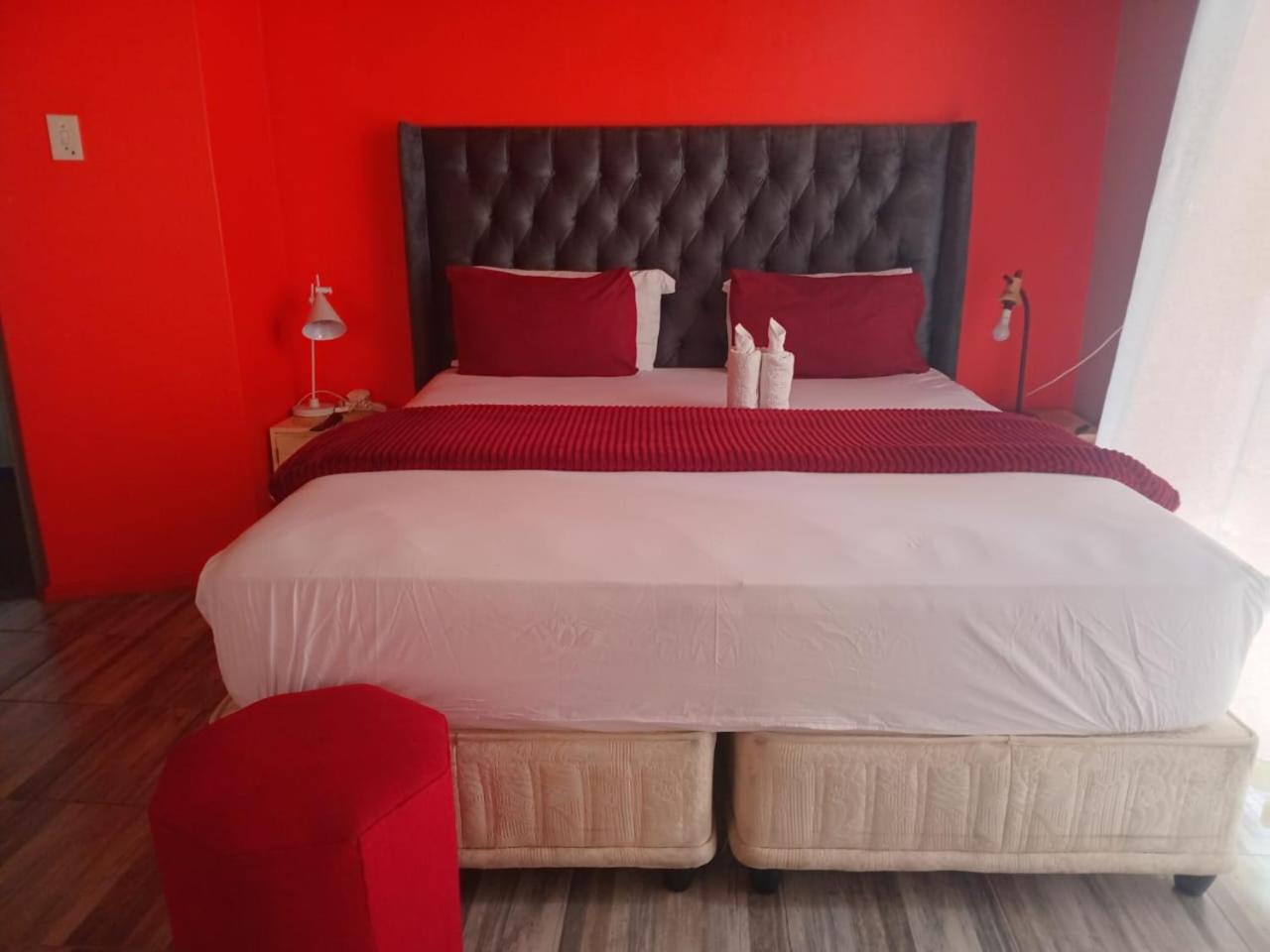 Neo & Ruks Guest house parow 1