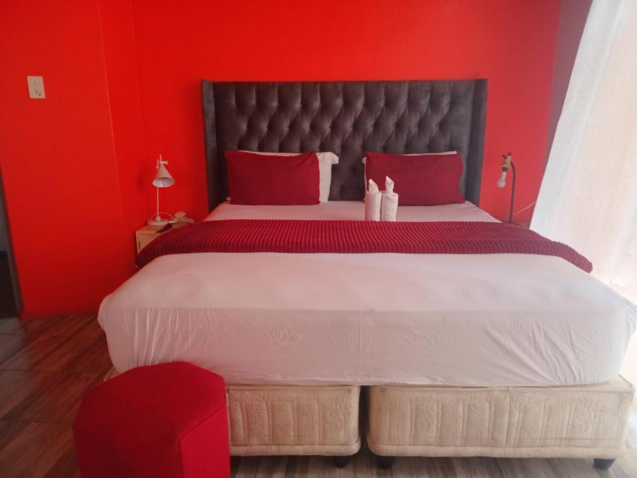 Neo & Ruks Guest house parow 1