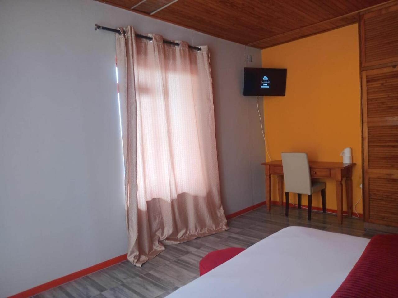 Neo & Ruks Guest house parow 1