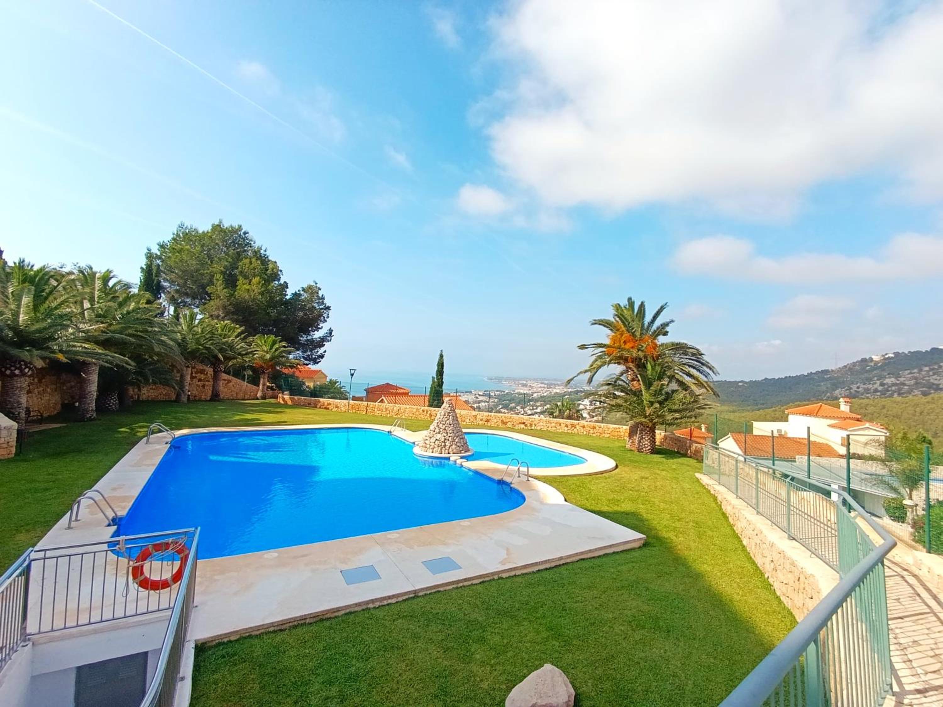 Alcossebre Panorama Suite, Piscina y Terraza con Vistas