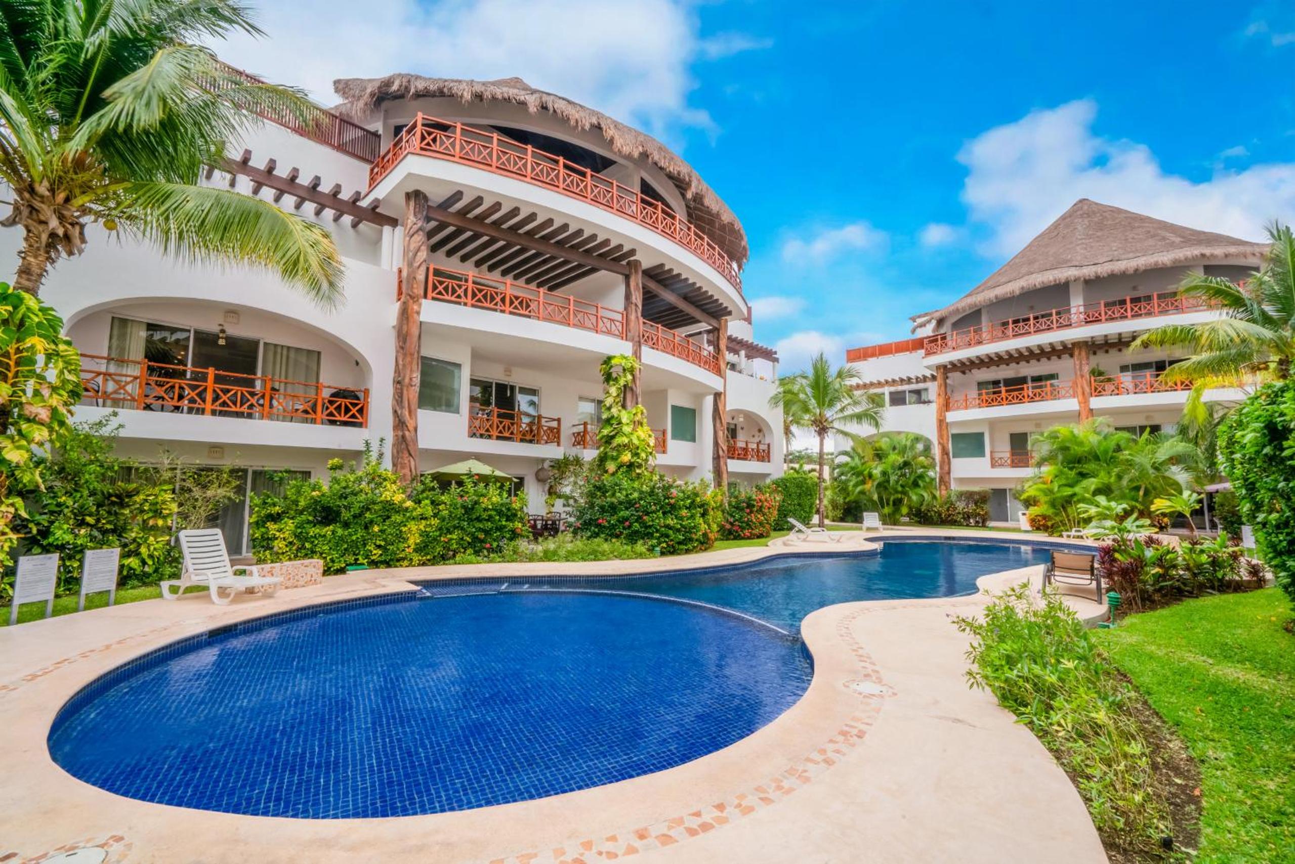 Luxury 1 BR Condo with Pool and Fitness Center - Kaan 304