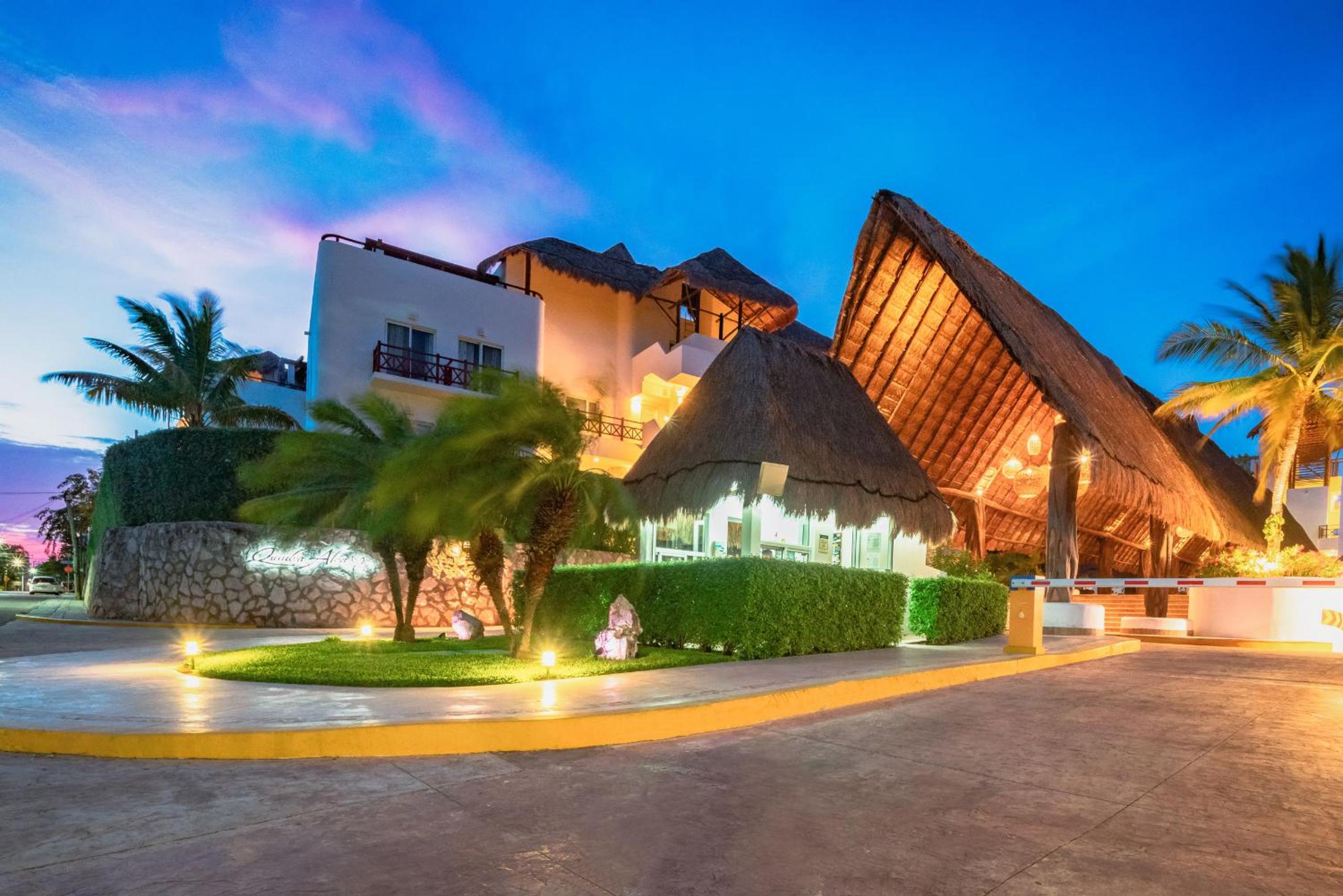 Luxury 1 BR Condo with Pool and Fitness Center - Kaan 304
