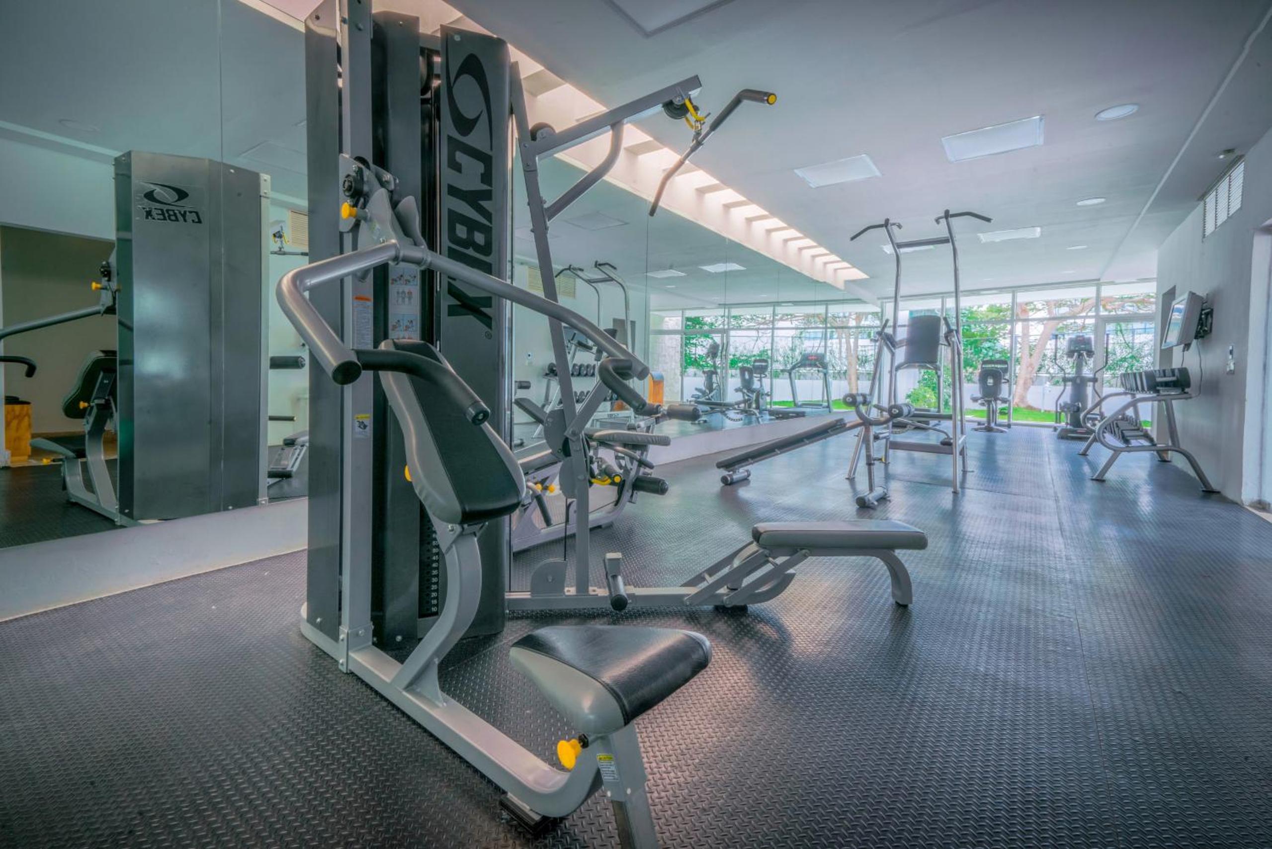 Luxury 1 BR Condo with Pool and Fitness Center - Kaan 304