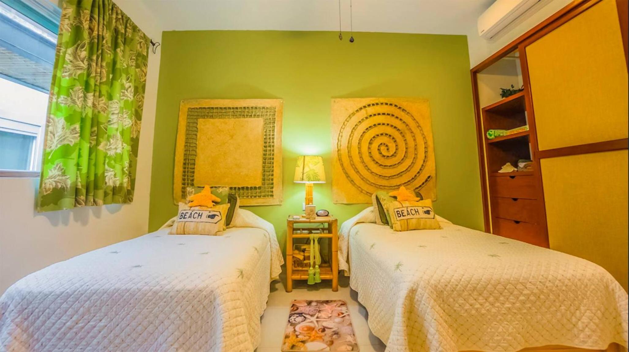 Luxury 2 level Penthouse with 2 BR - Only 3 Blocks from the beach - Meridian 310