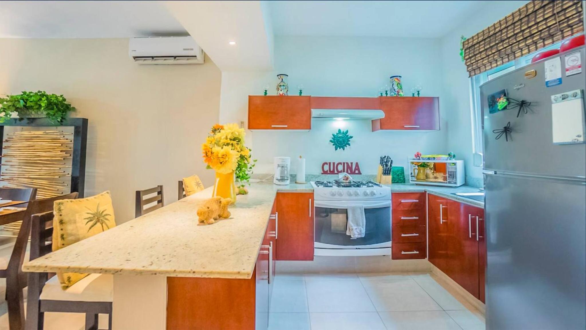 Luxury 2 level Penthouse with 2 BR - Only 3 Blocks from the beach - Meridian 310