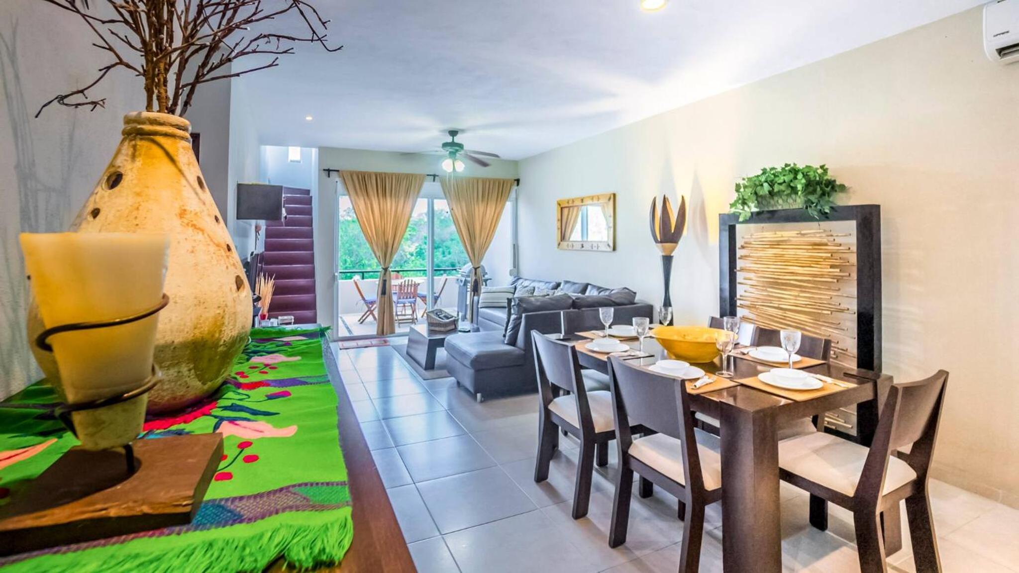 Luxury 2 level Penthouse with 2 BR - Only 3 Blocks from the beach - Meridian 310