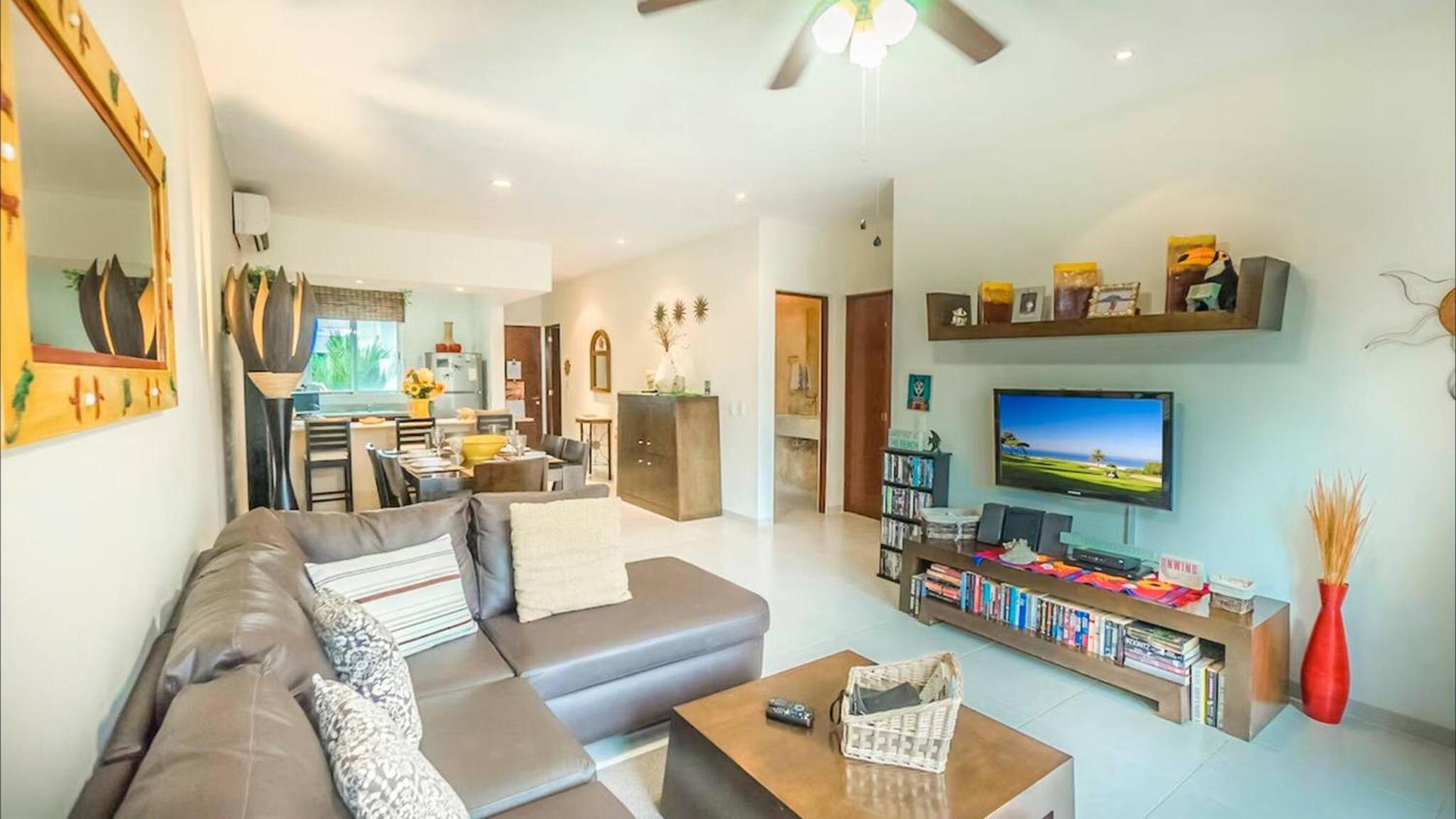 Luxury 2 level Penthouse with 2 BR - Only 3 Blocks from the beach - Meridian 310