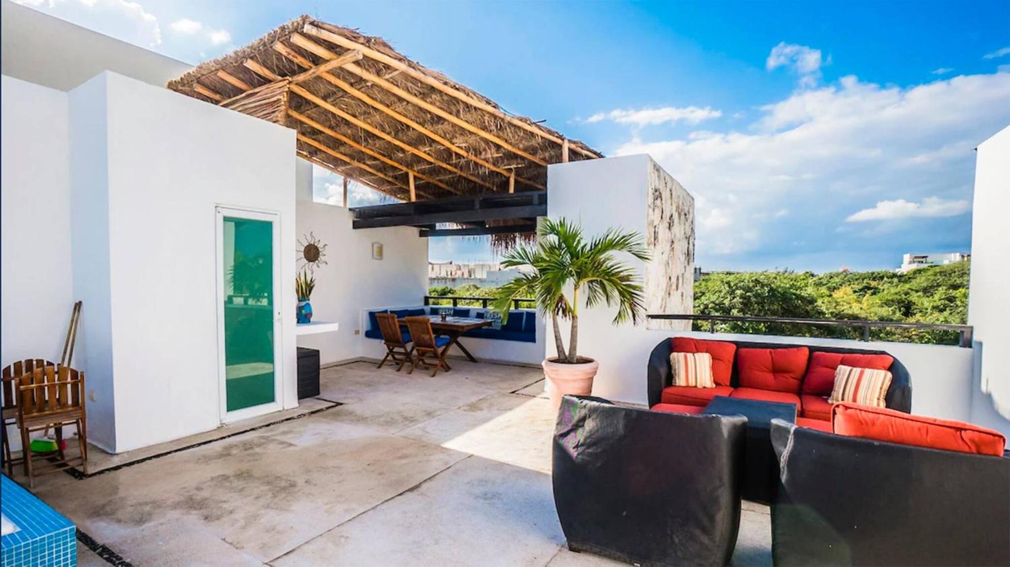 Luxury 2 level Penthouse with 2 BR - Only 3 Blocks from the beach - Meridian 310