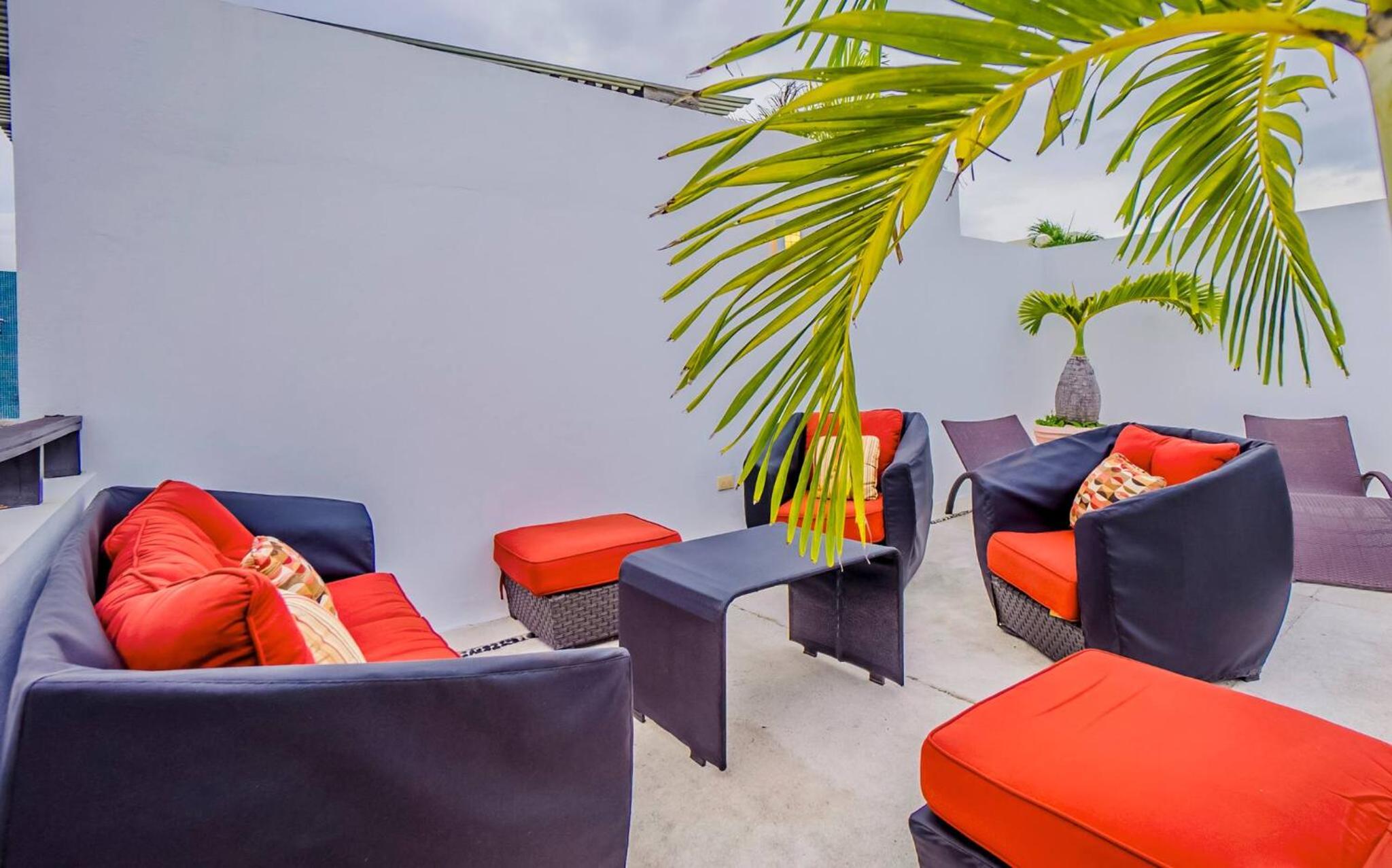 Luxury 2 level Penthouse with 2 BR - Only 3 Blocks from the beach - Meridian 310