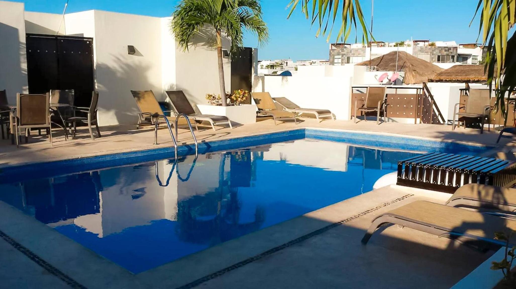Luxury 2 level Penthouse with 2 BR - Only 3 Blocks from the beach - Meridian 310