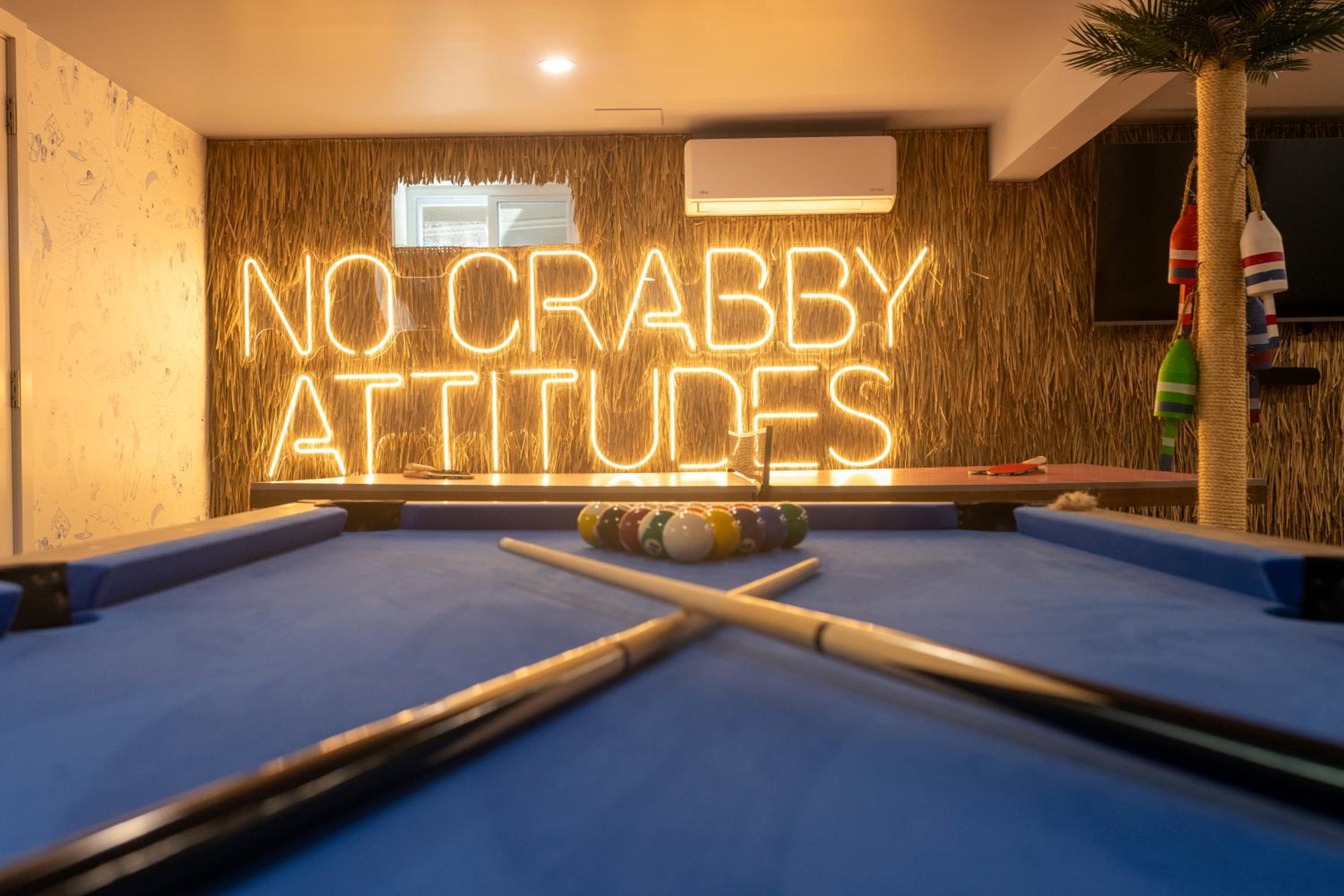 Cape Cod heated Pool, Putting Green, Speak Easy, Game room,