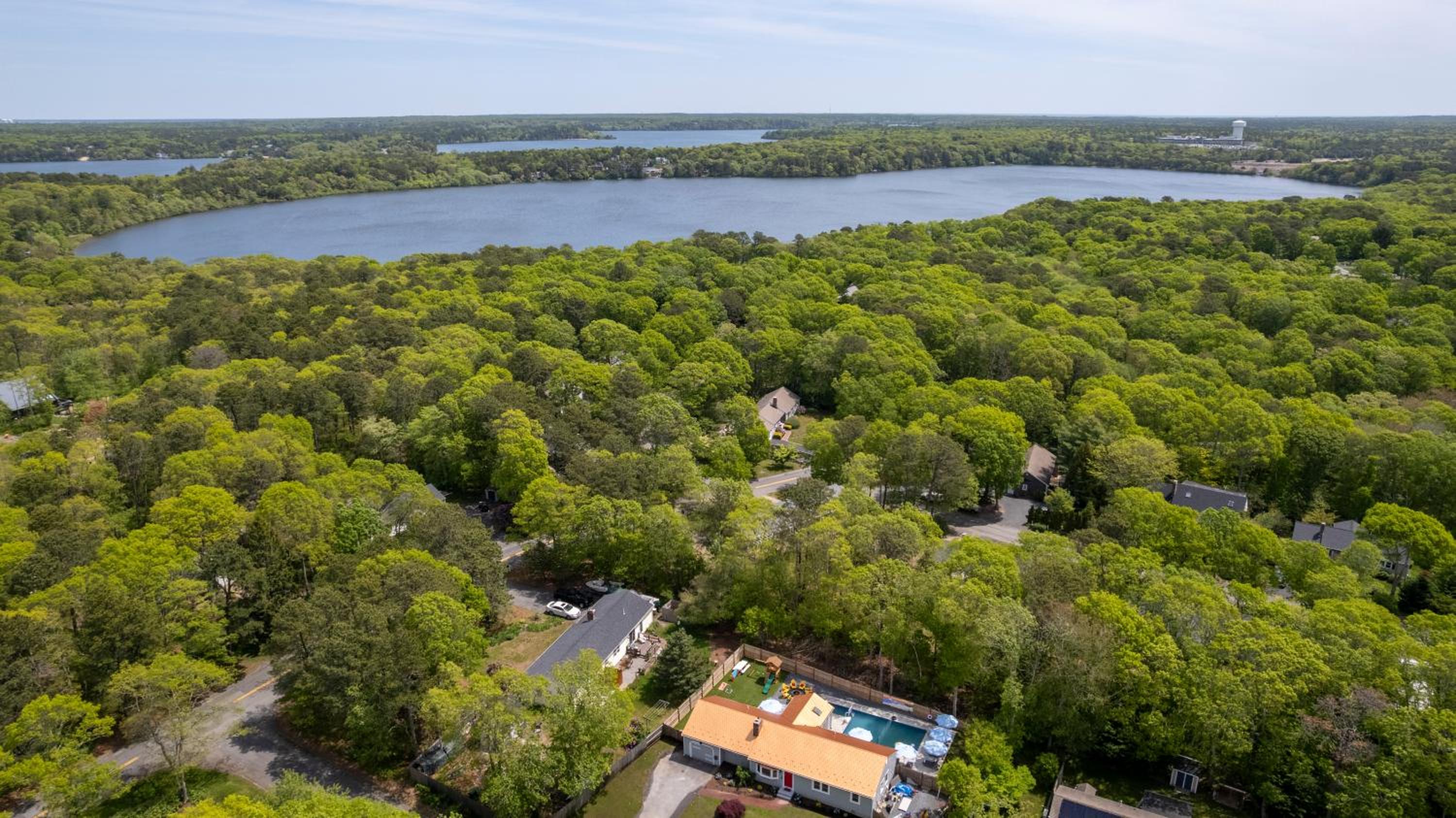 Cape Cod heated Pool, Putting Green, Speak Easy, Game room,