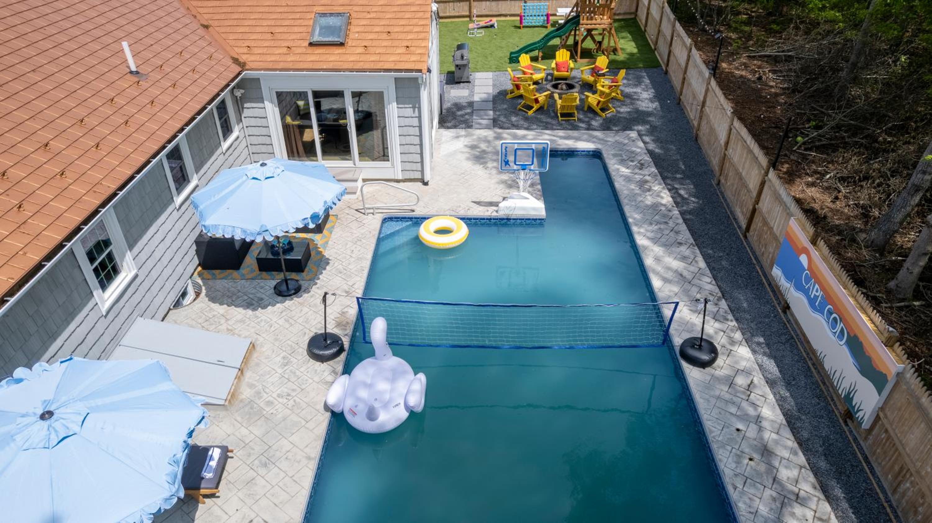 Cape Cod heated Pool, Putting Green, Speak Easy, Game room,