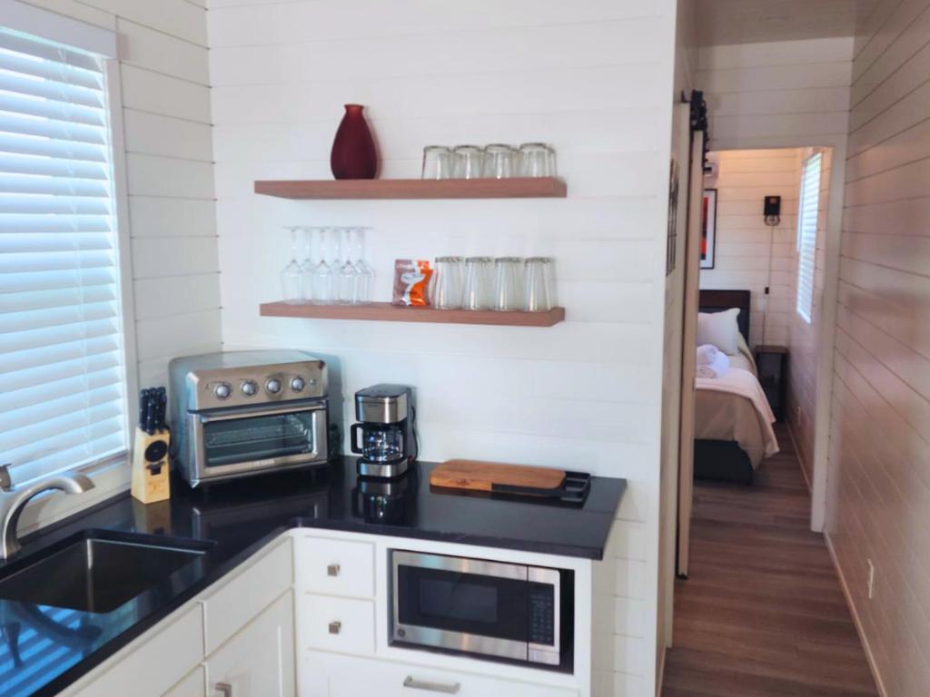 Exclusive Wine Country Stay Pool, Firepit & Games