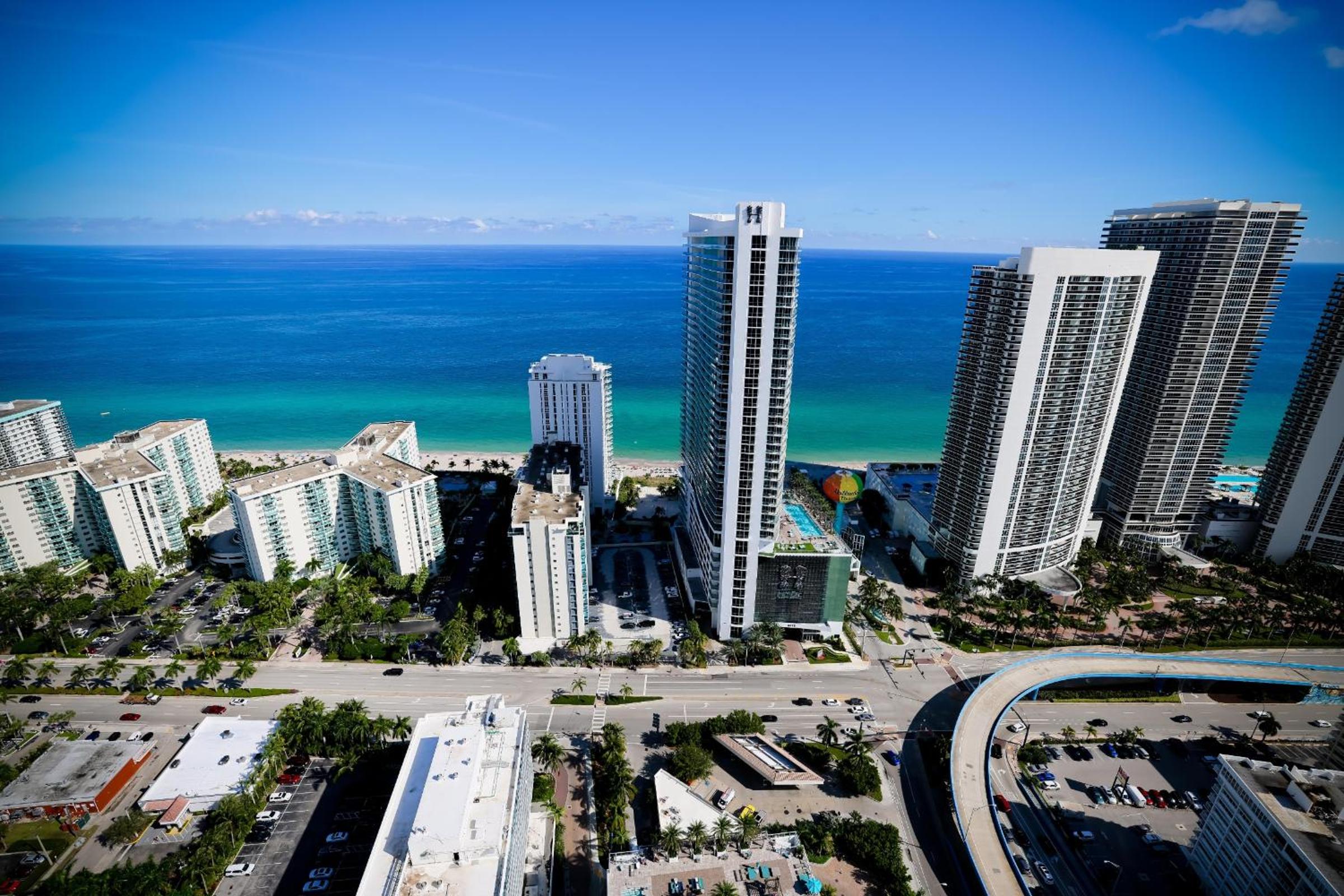 2 BDR Penthouse Ocean Front View Hyde Beach House