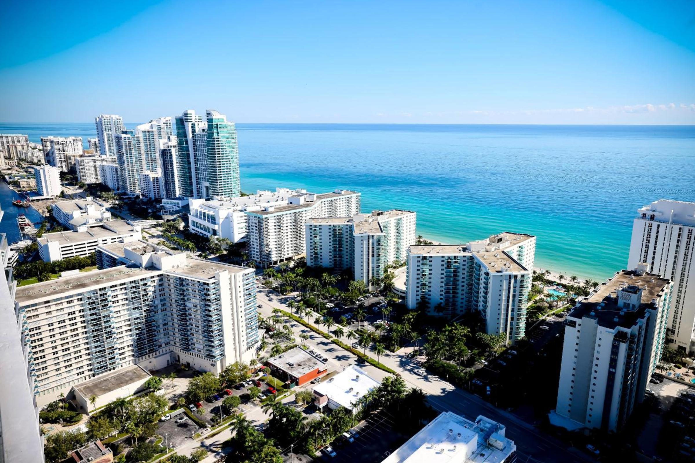 2 BDR Penthouse Ocean Front View Hyde Beach House