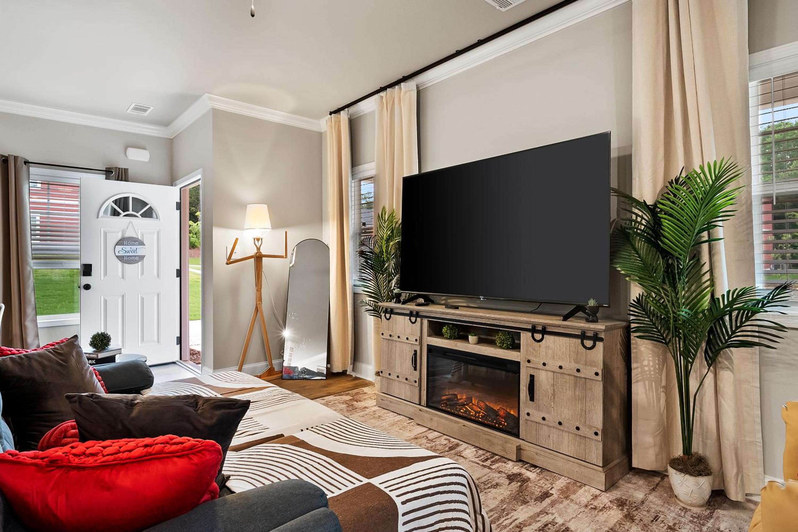 13 mins to Downtown & Stadium - Game Room - Game Day