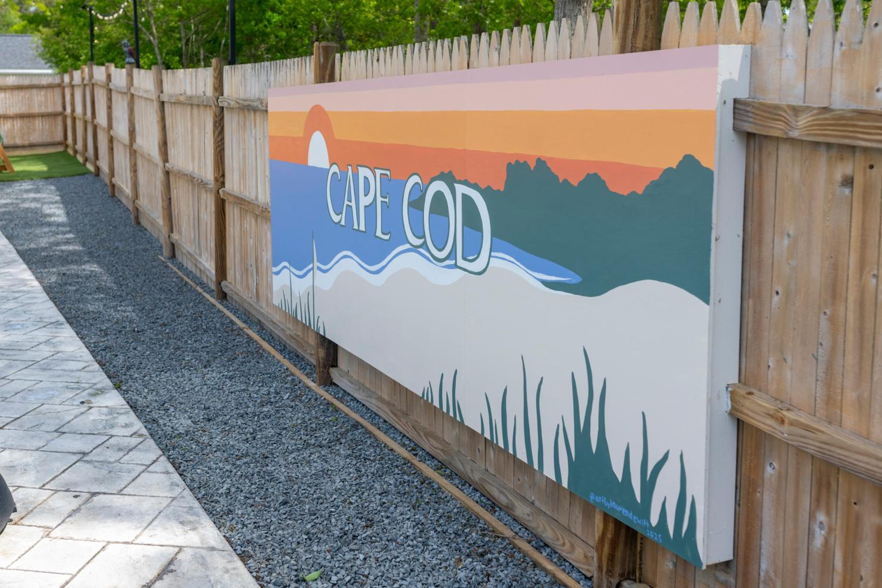 Cape Cod heated Pool, Putting Green, Speak Easy, Game room,
