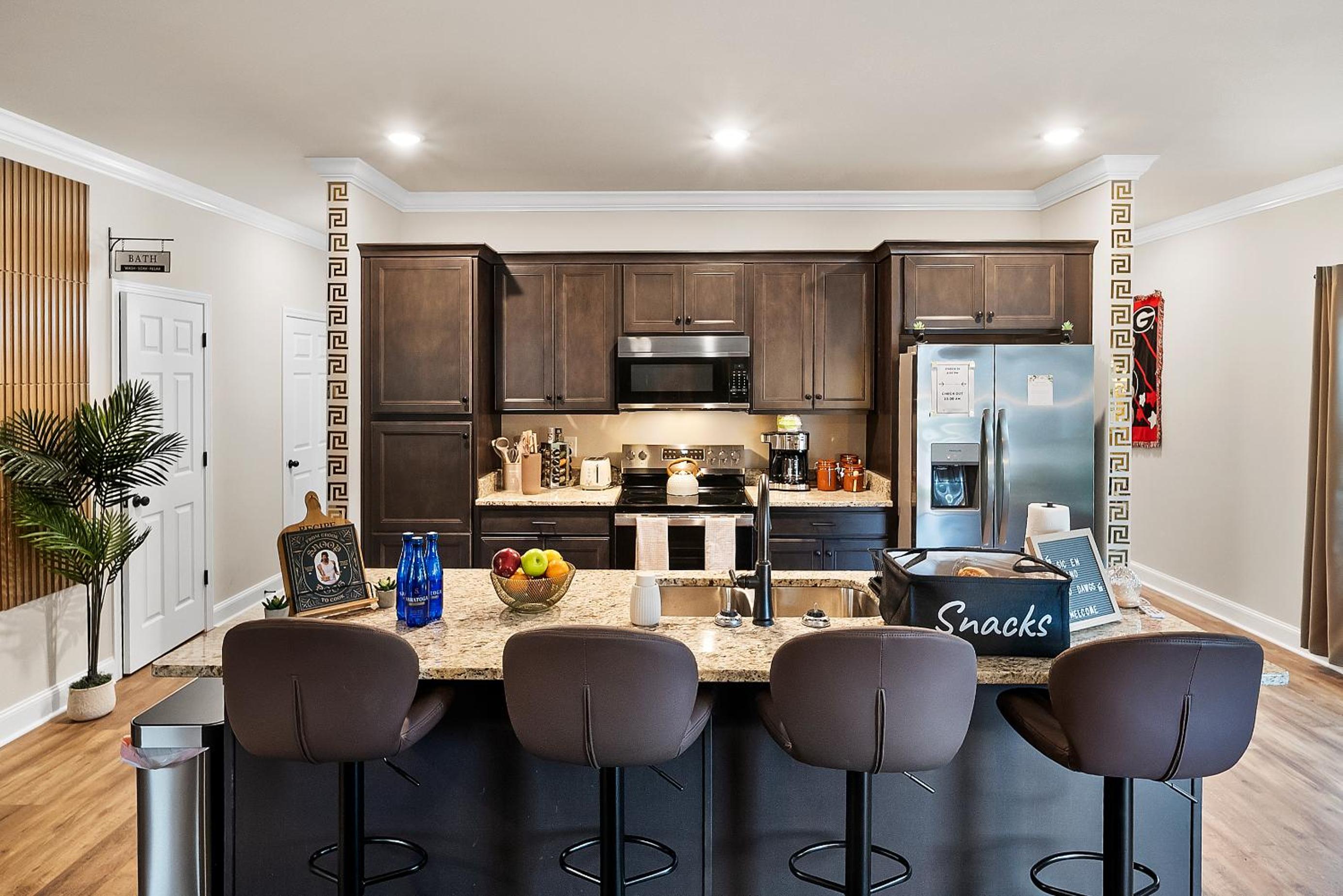 13 mins to Downtown & Stadium - Game Room - Game Day