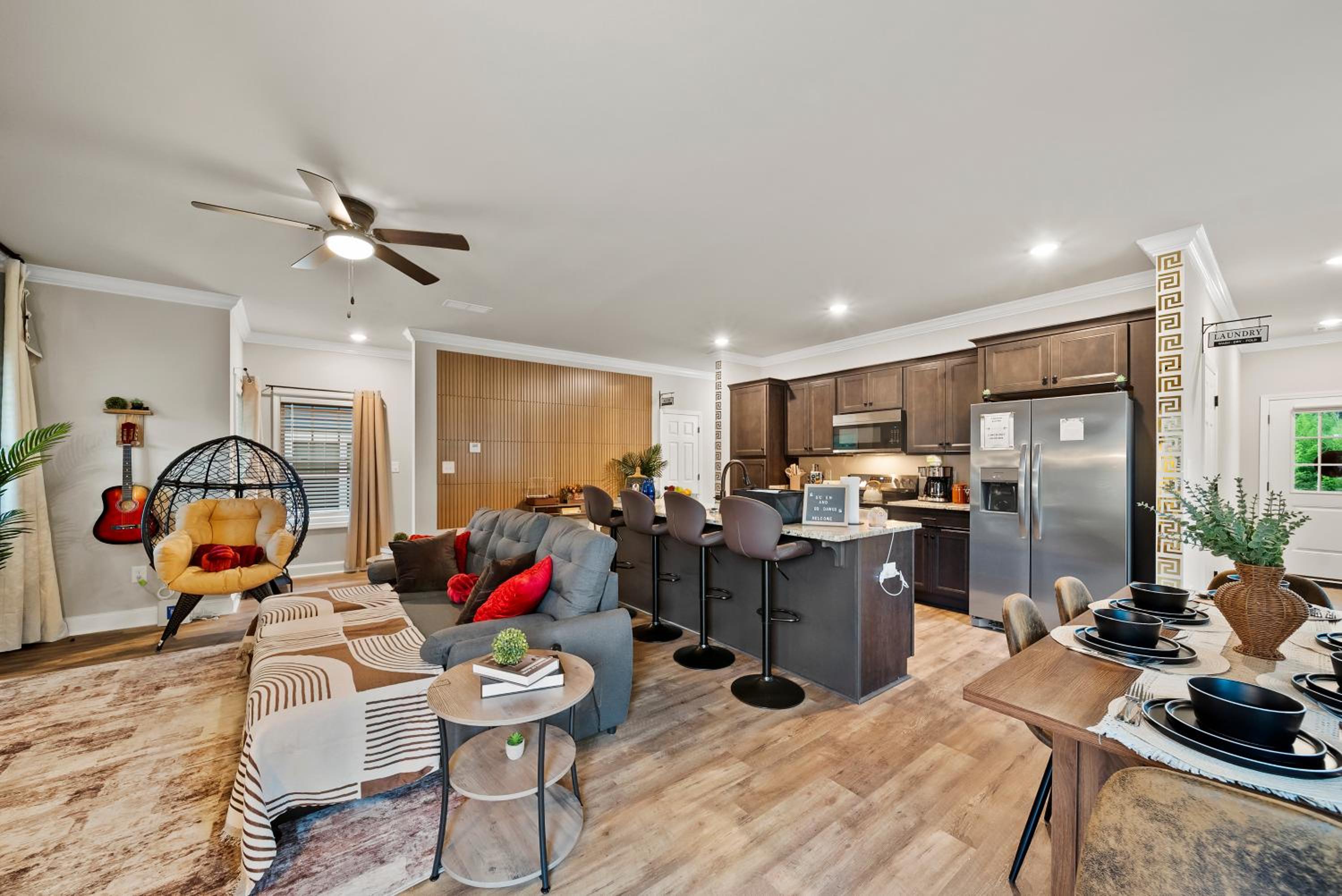 13 mins to Downtown & Stadium - Game Room - Game Day