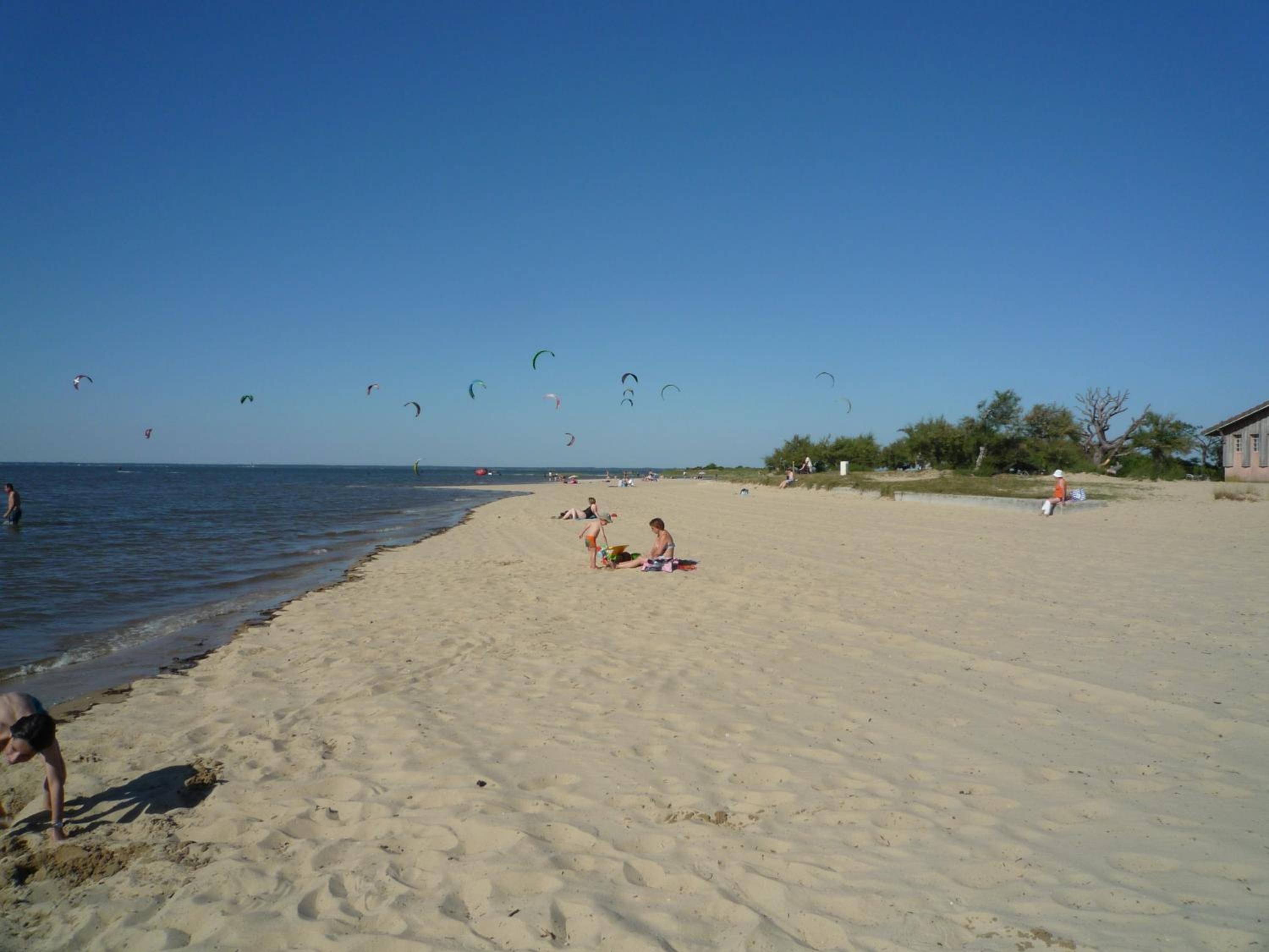 Villa La Hume proche port plage commodités Bassin d'Arcachon avec piscine chauffée
