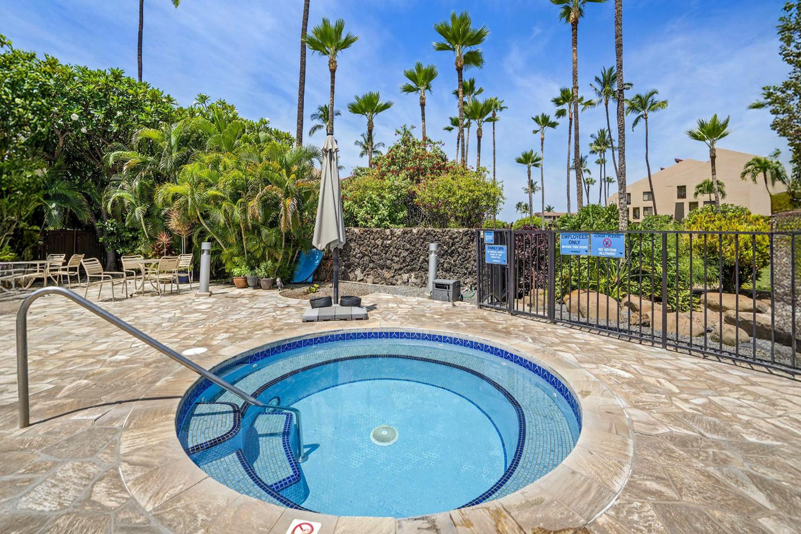 Experience Kamaole Sands 4-409 - Ocean Views, Spacious, Renovated, Wi-Fi, AC!