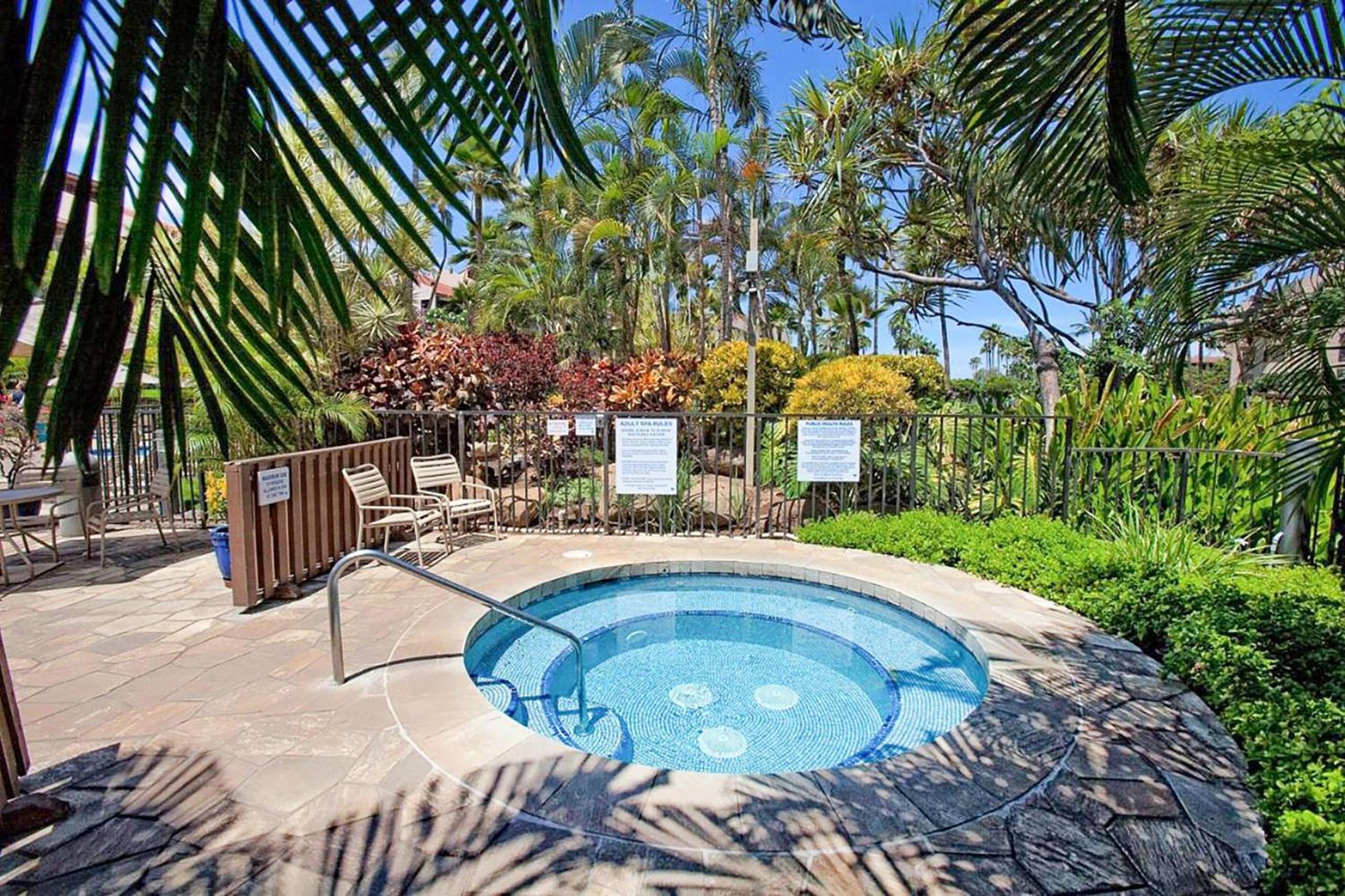 Experience Kamaole Sands 4-409 - Ocean Views, Spacious, Renovated, Wi-Fi, AC!